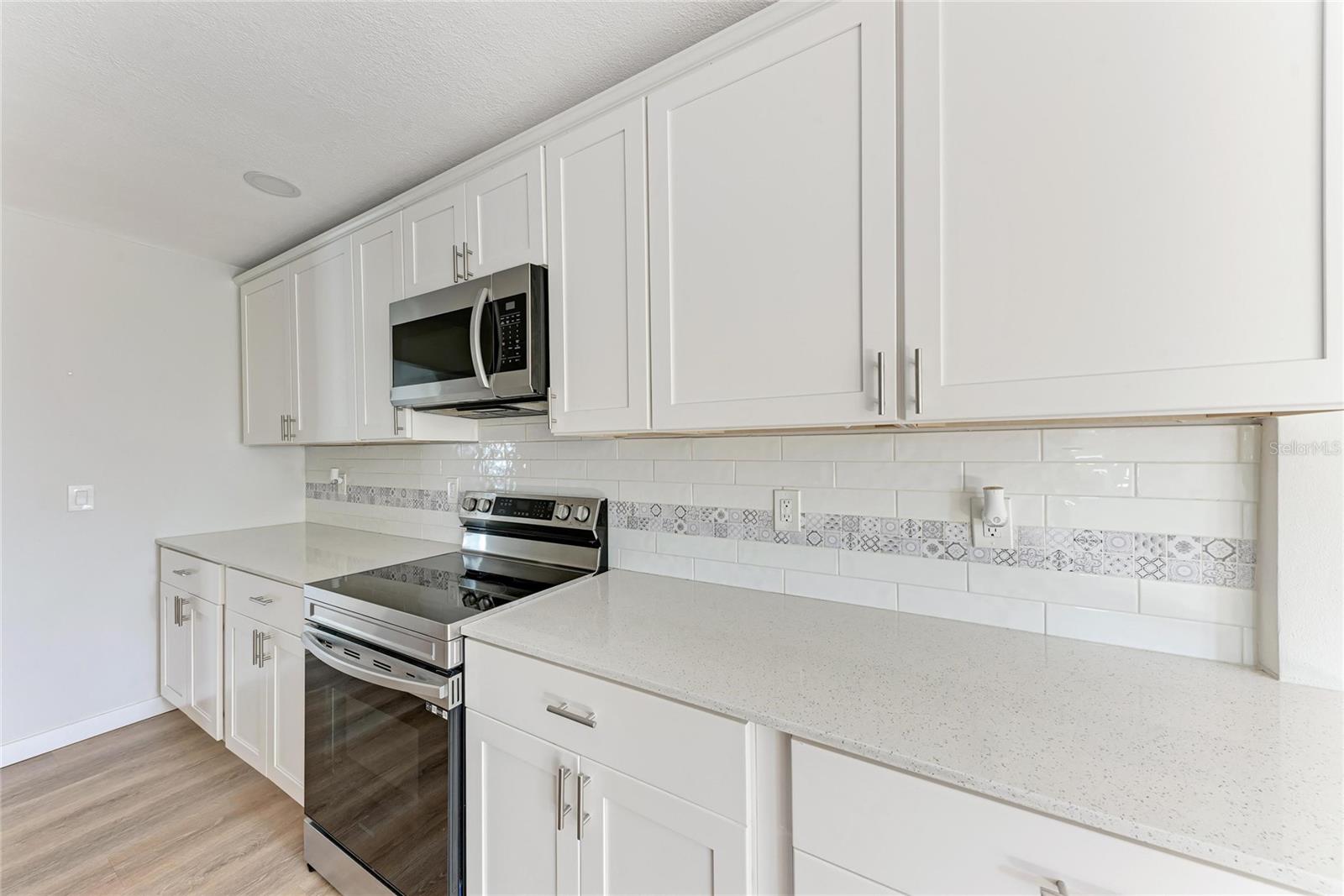 702 20TH AVE W, BRADENTON, FL, 34205