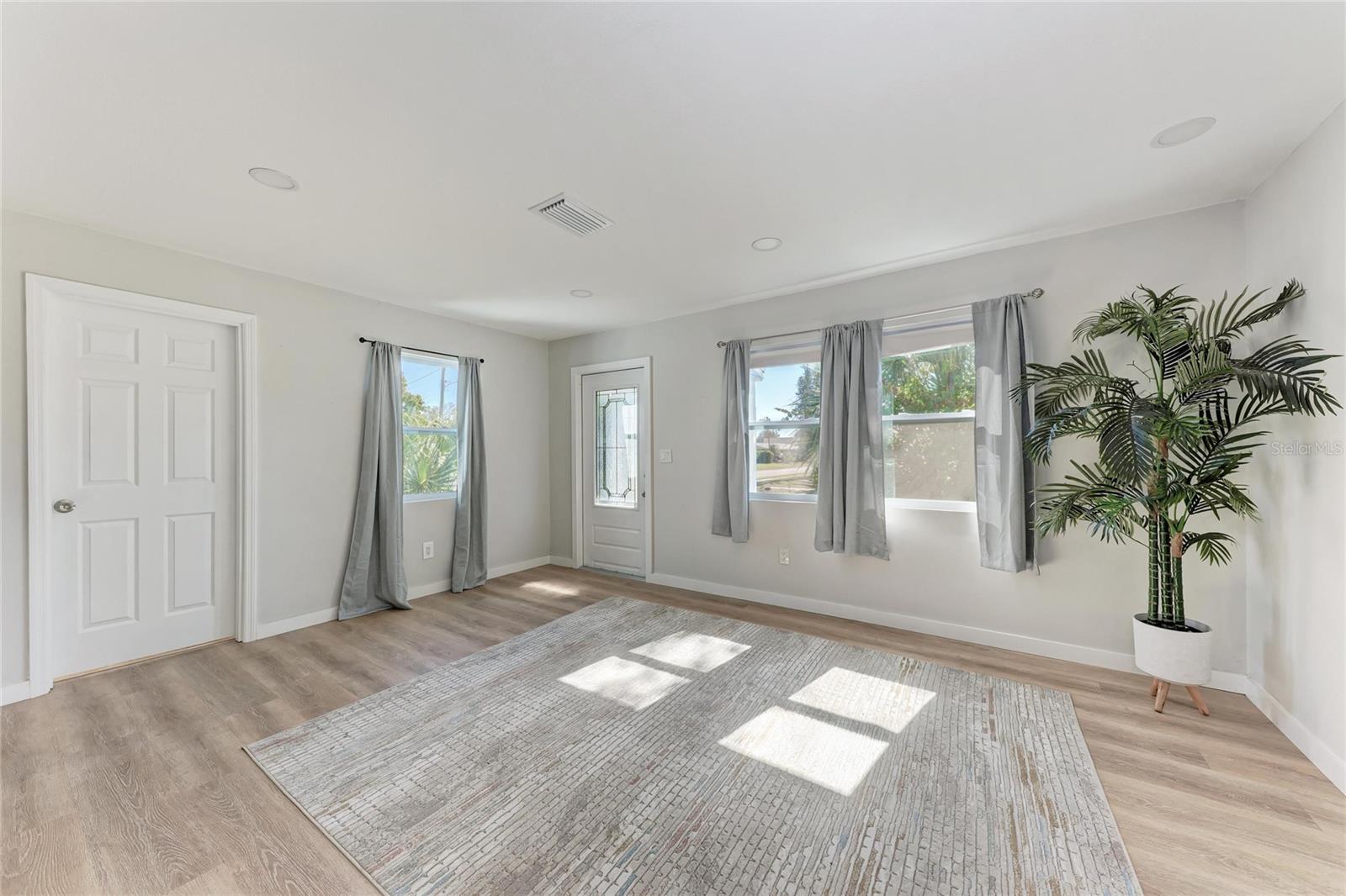 702 20TH AVE W, BRADENTON, FL, 34205