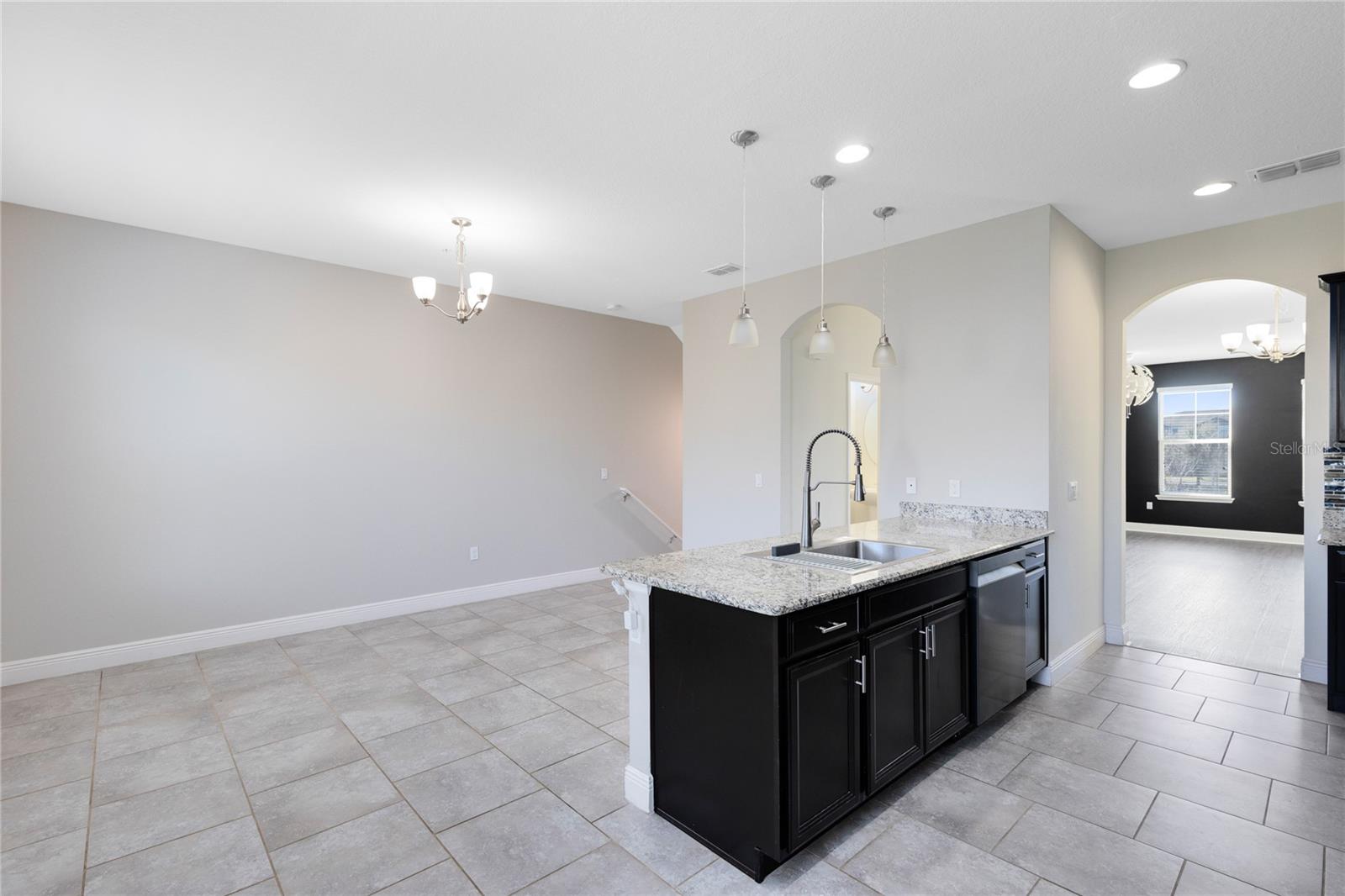 10033 TOWN LAKE DR, ORLANDO, FL, 32832