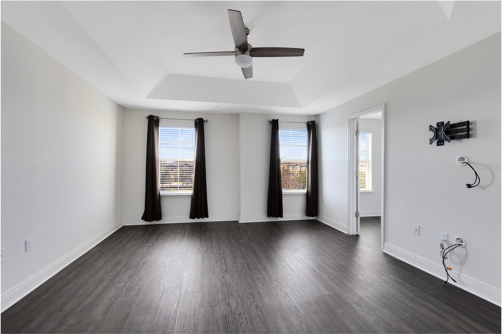 10033 TOWN LAKE DR, ORLANDO, FL, 32832