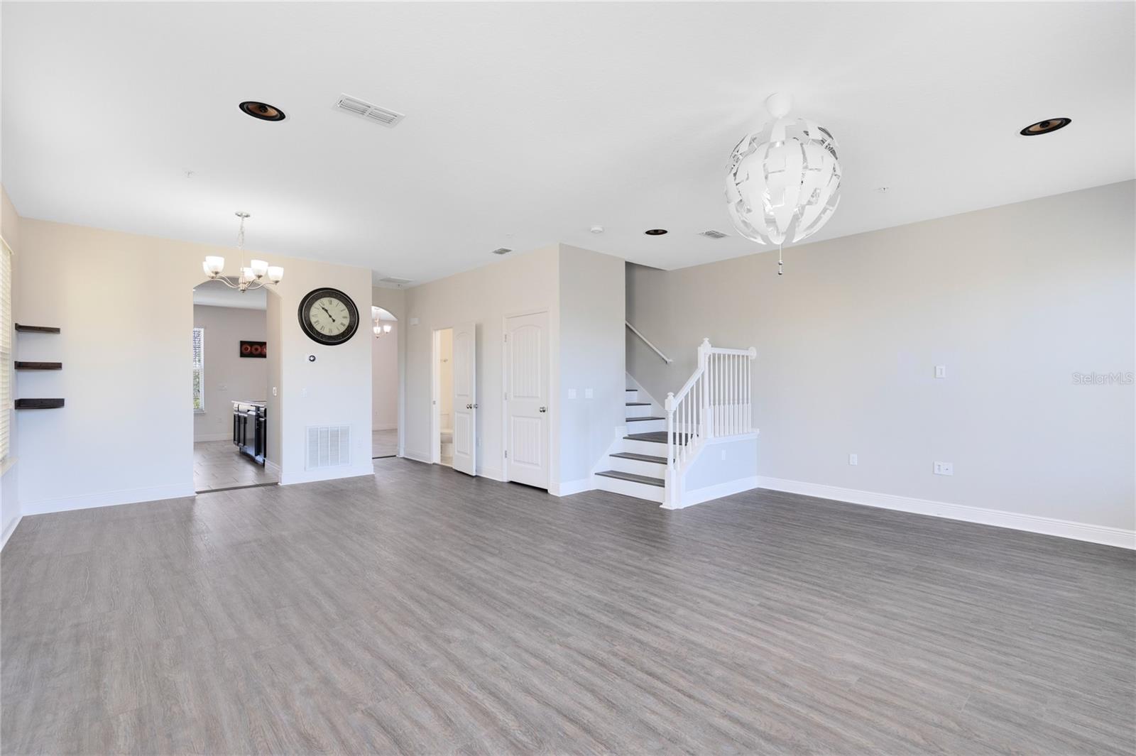 10033 TOWN LAKE DR, ORLANDO, FL, 32832