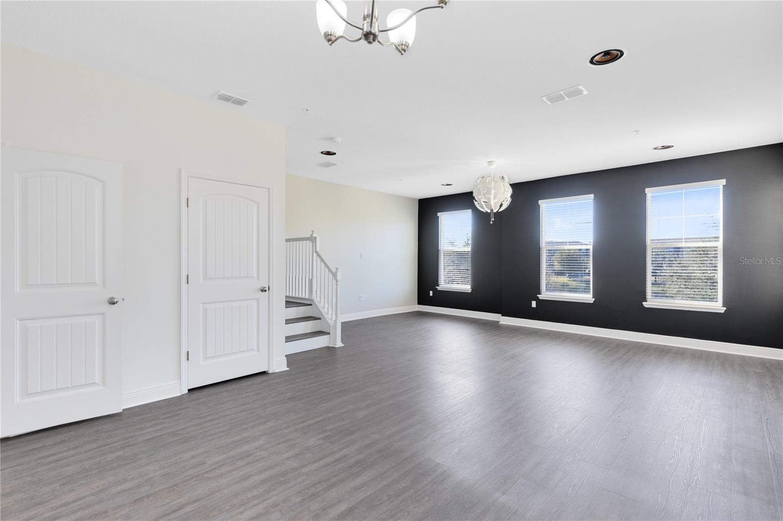 10033 TOWN LAKE DR, ORLANDO, FL, 32832