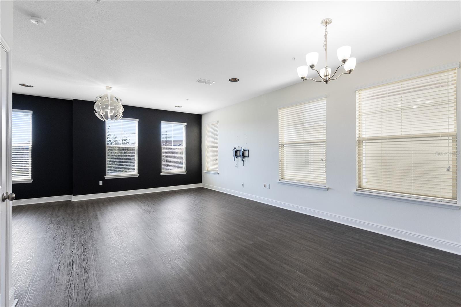 10033 TOWN LAKE DR, ORLANDO, FL, 32832