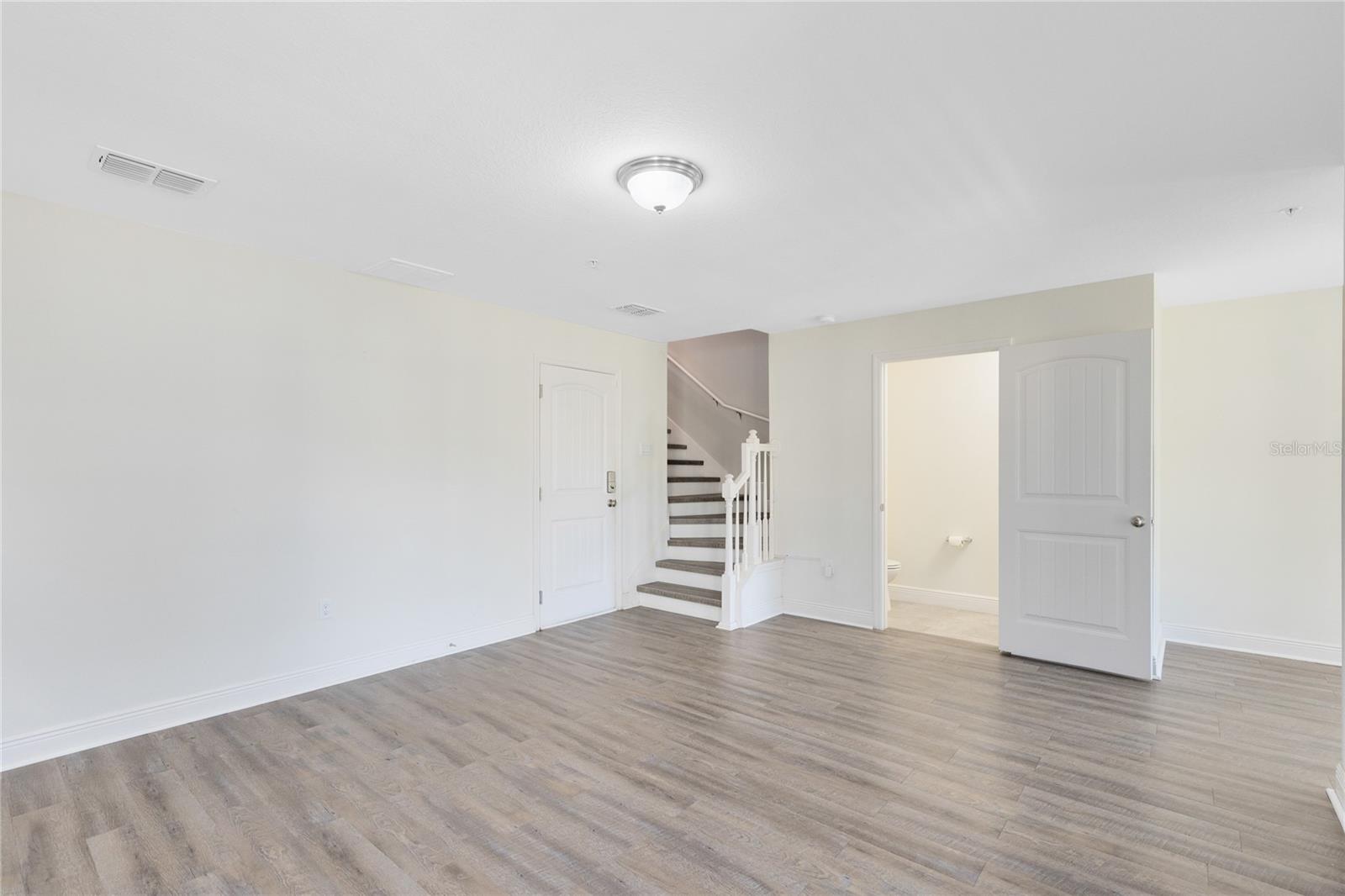 10033 TOWN LAKE DR, ORLANDO, FL, 32832