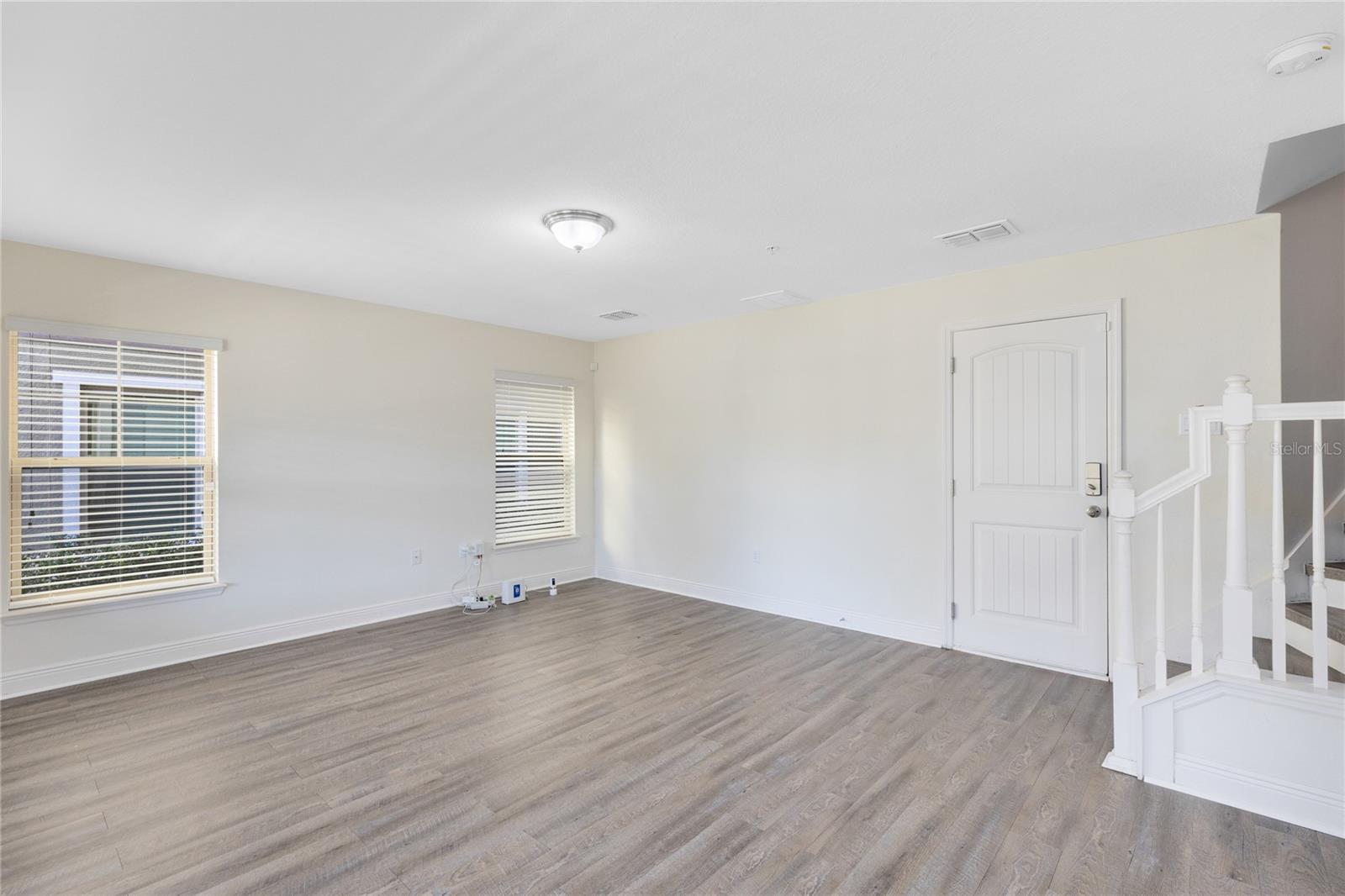 10033 TOWN LAKE DR, ORLANDO, FL, 32832