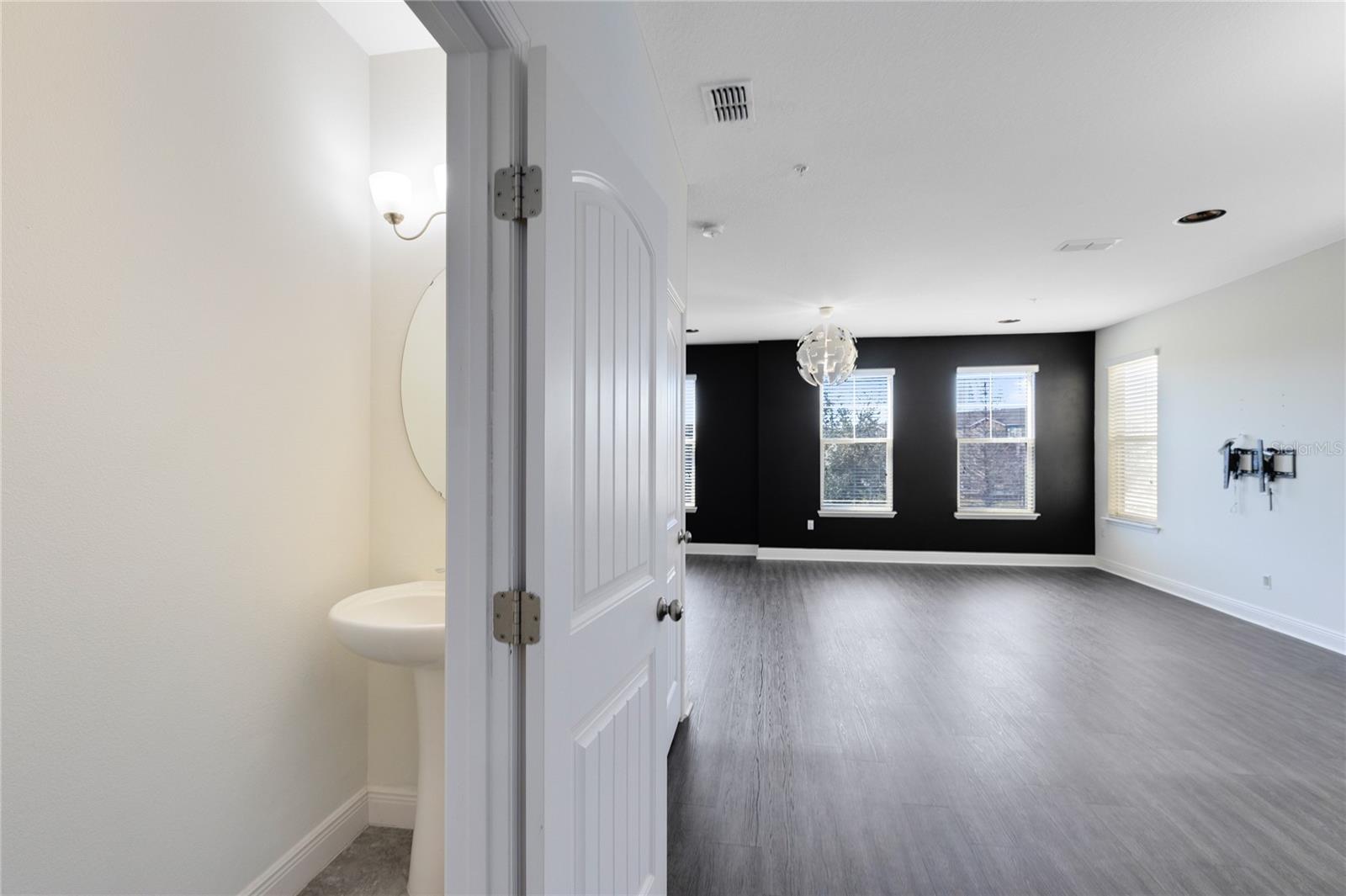 10033 TOWN LAKE DR, ORLANDO, FL, 32832