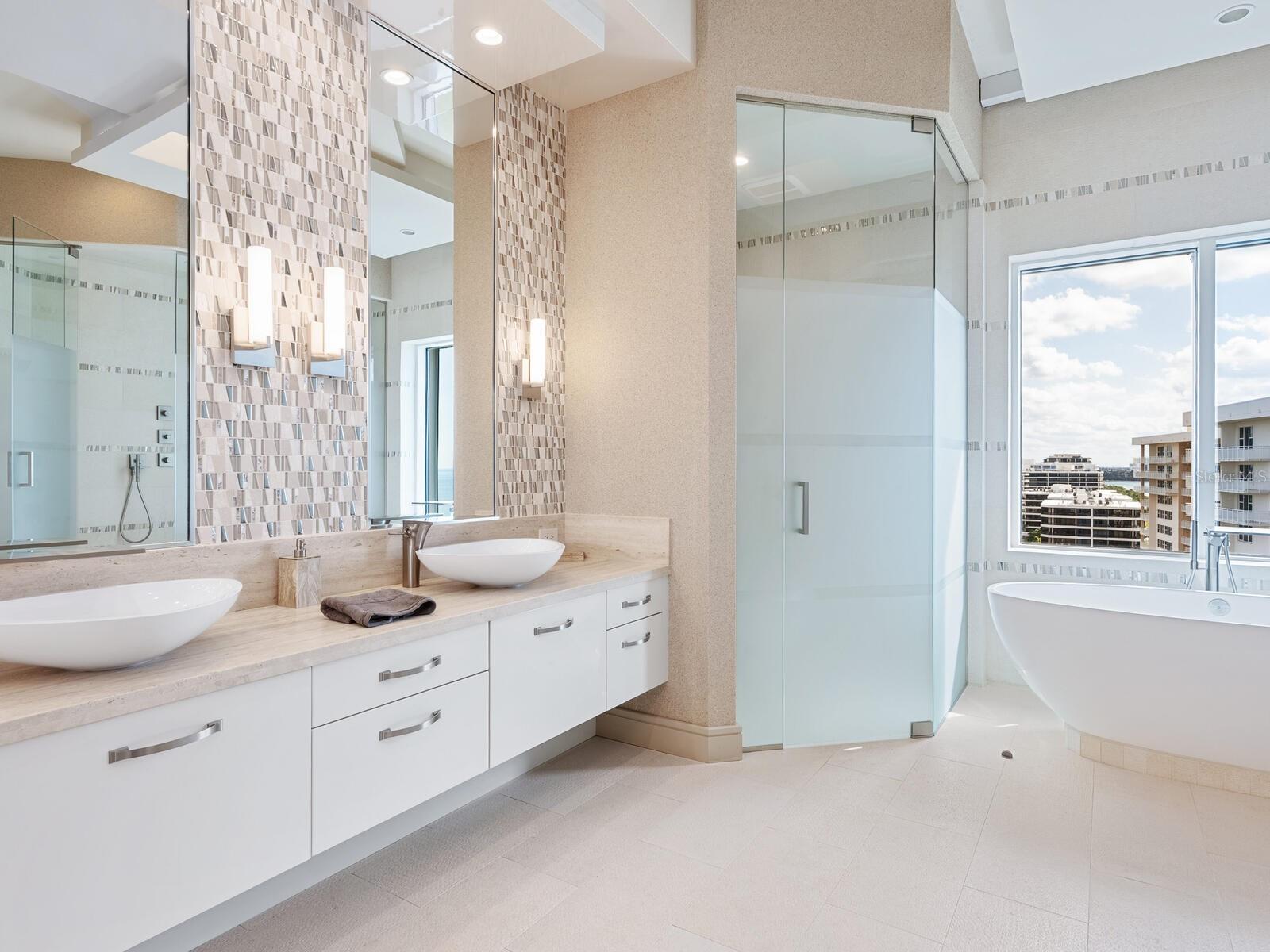 655 LONGBOAT CLUB RD #1PH, LONGBOAT KEY, FL, 34228