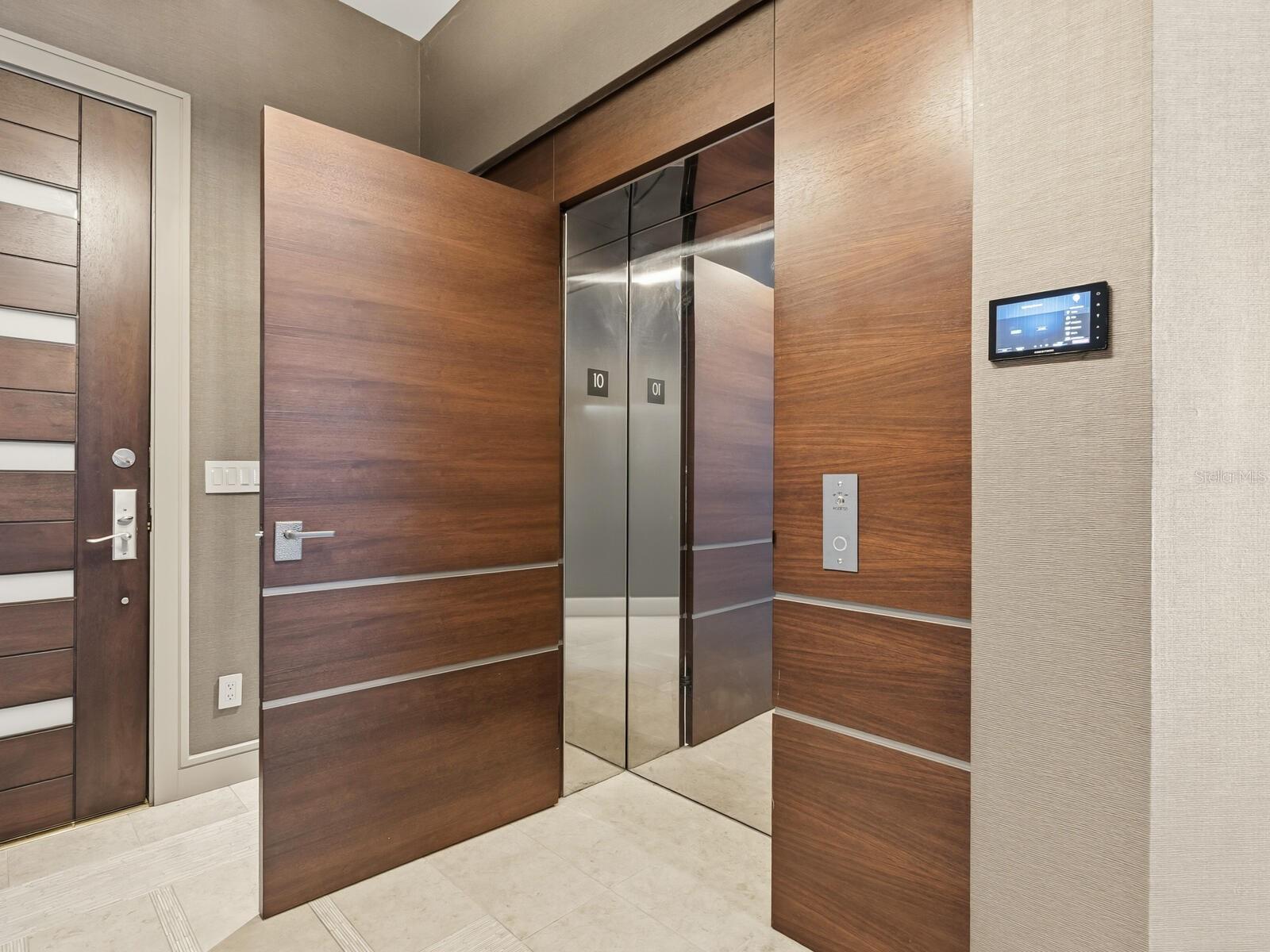 655 LONGBOAT CLUB RD #1PH, LONGBOAT KEY, FL, 34228