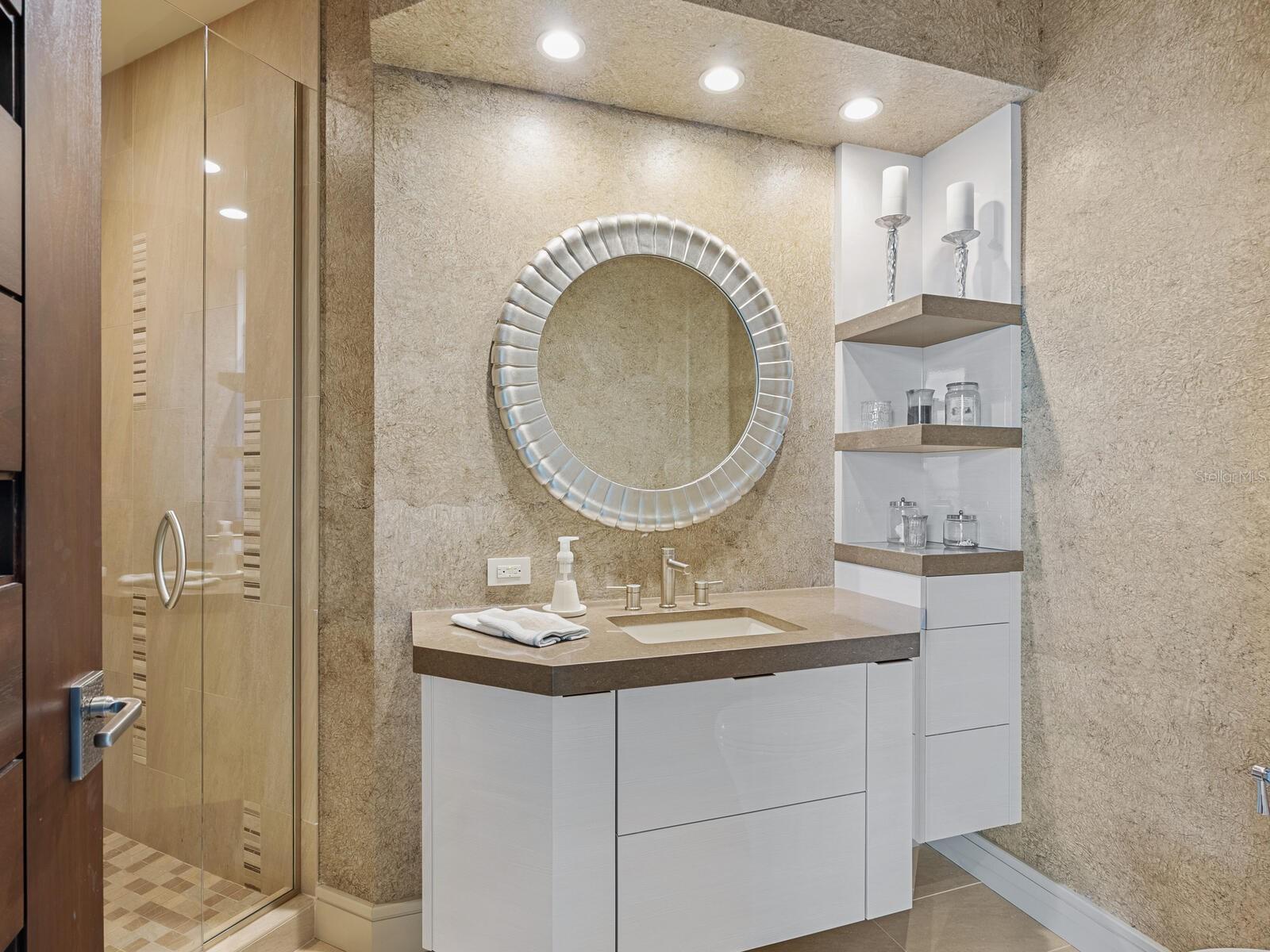 655 LONGBOAT CLUB RD #1PH, LONGBOAT KEY, FL, 34228