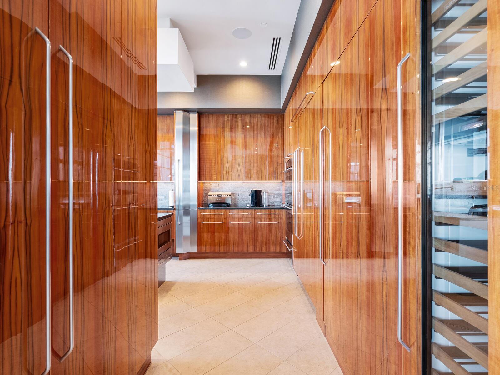 655 LONGBOAT CLUB RD #1PH, LONGBOAT KEY, FL, 34228