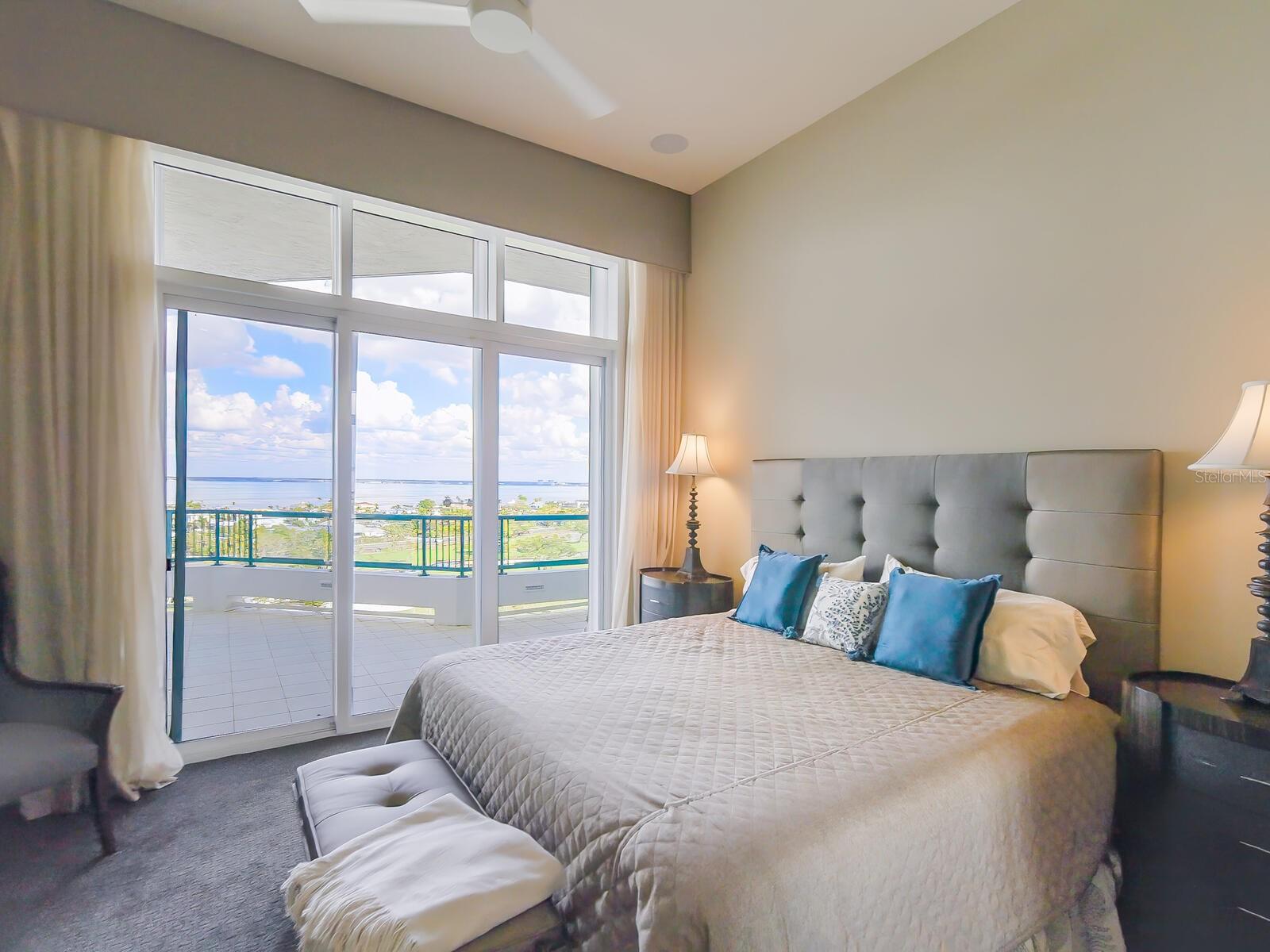 655 LONGBOAT CLUB RD #1PH, LONGBOAT KEY, FL, 34228