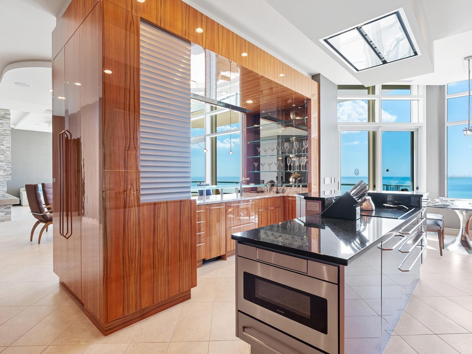 655 LONGBOAT CLUB RD #1PH, LONGBOAT KEY, FL, 34228