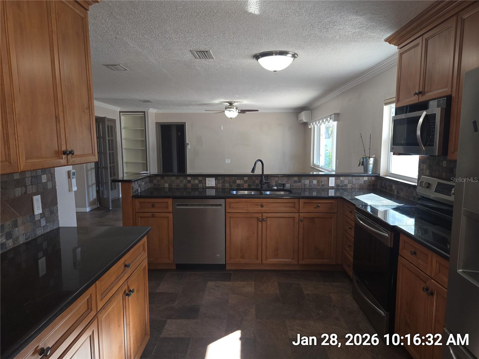 1013 GREENBRIAR DR, BRANDON, FL, 33511