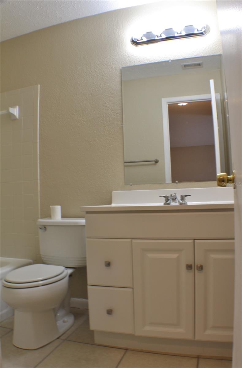 9515 FIELDVIEW CIR, THONOTOSASSA, FL, 33592