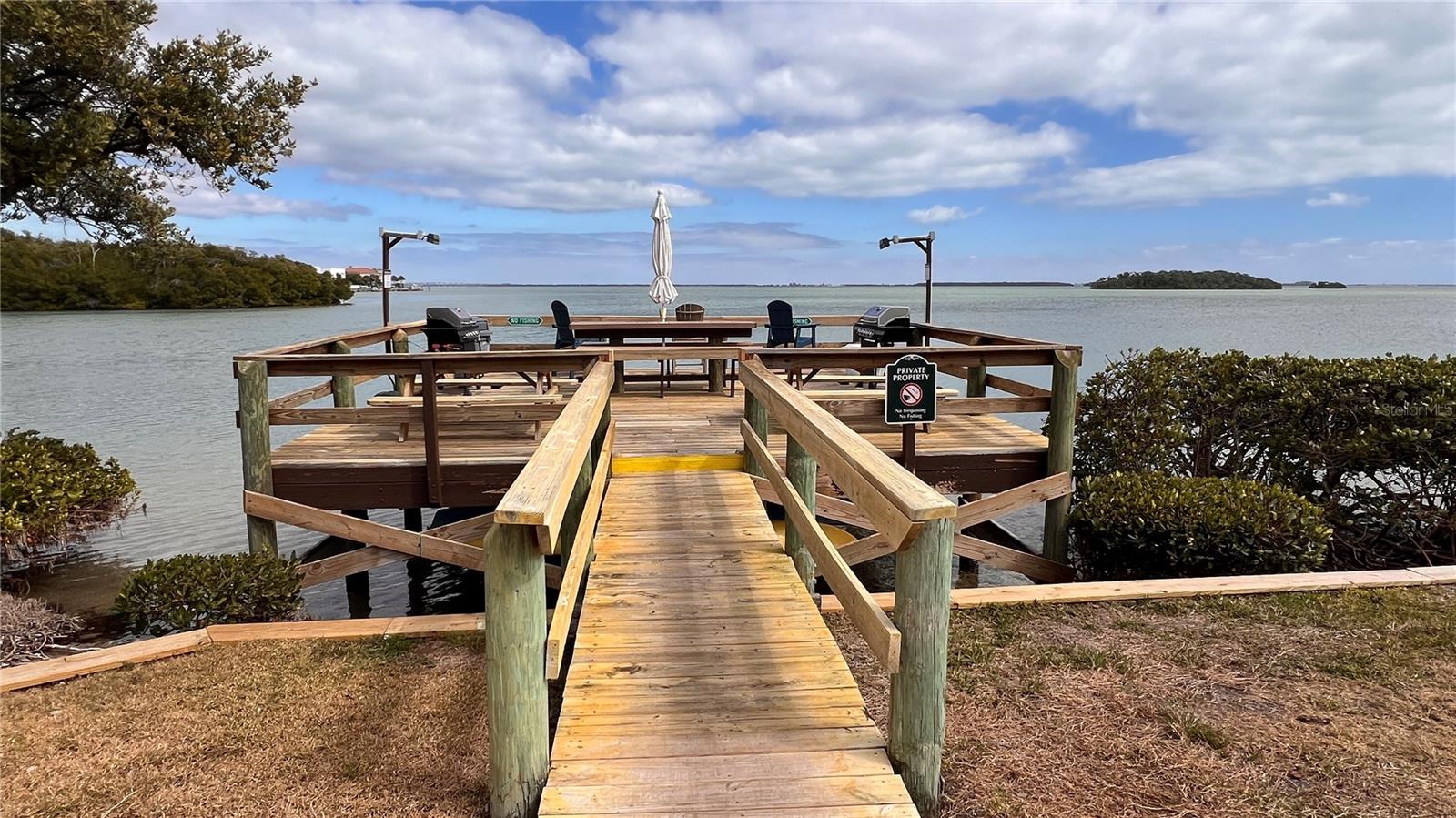 Pier & picnic grilling station