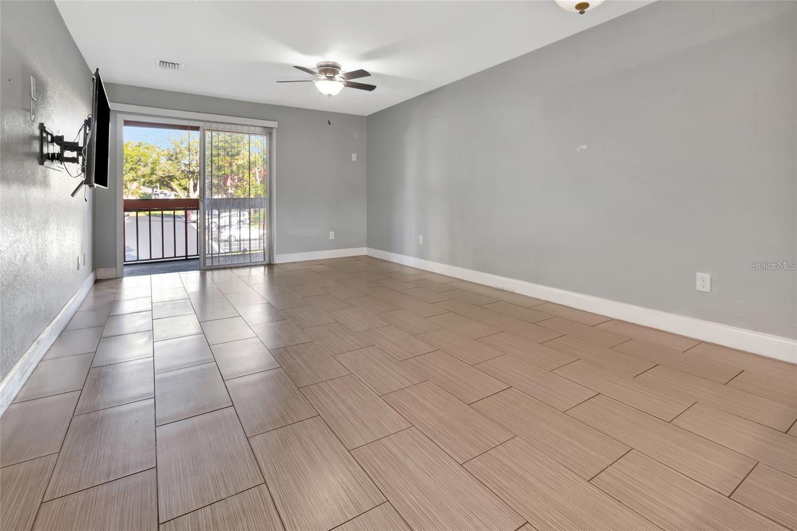 2860 N POWERS DR #10, ORLANDO, FL, 32818