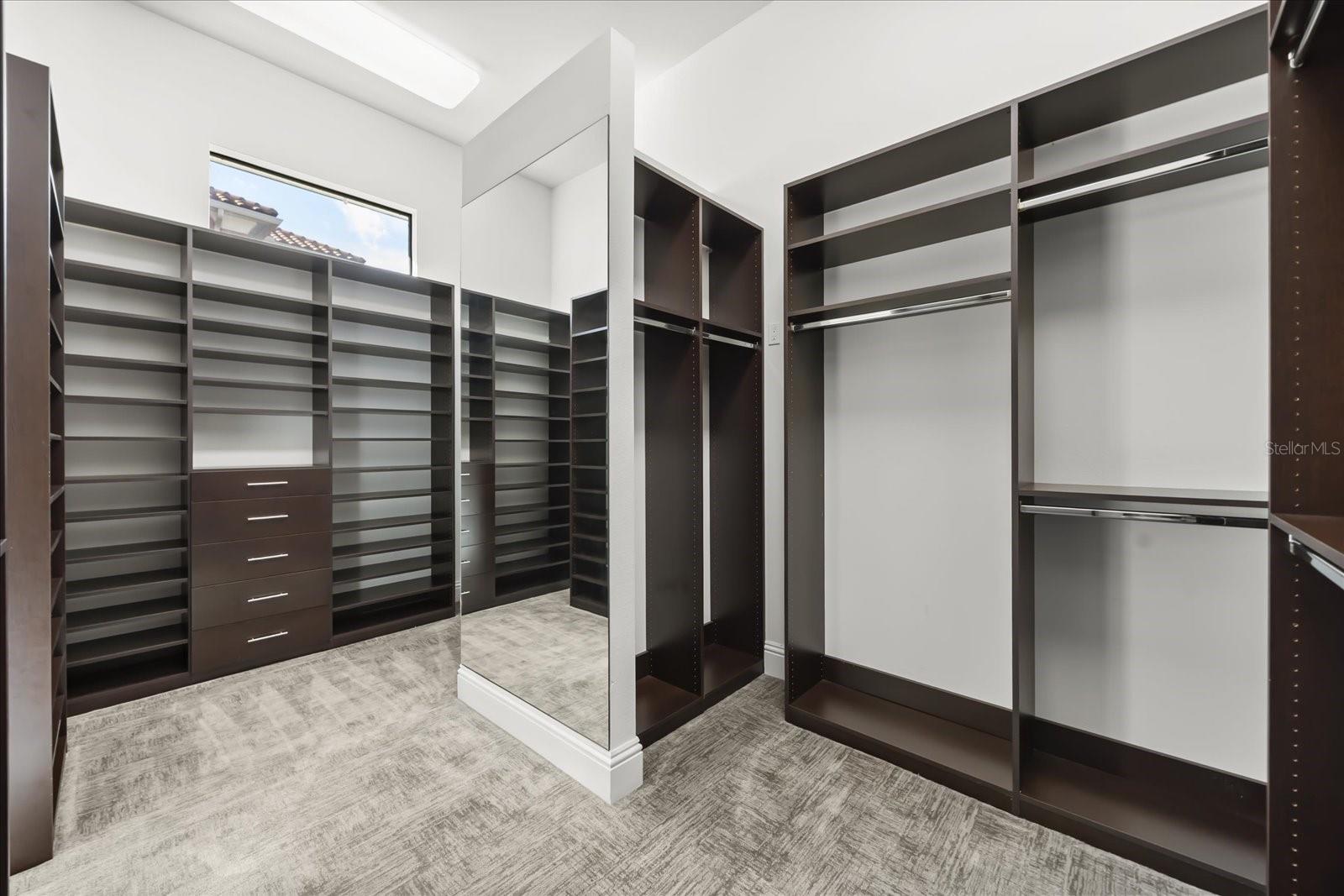 O6378446 Property Photo