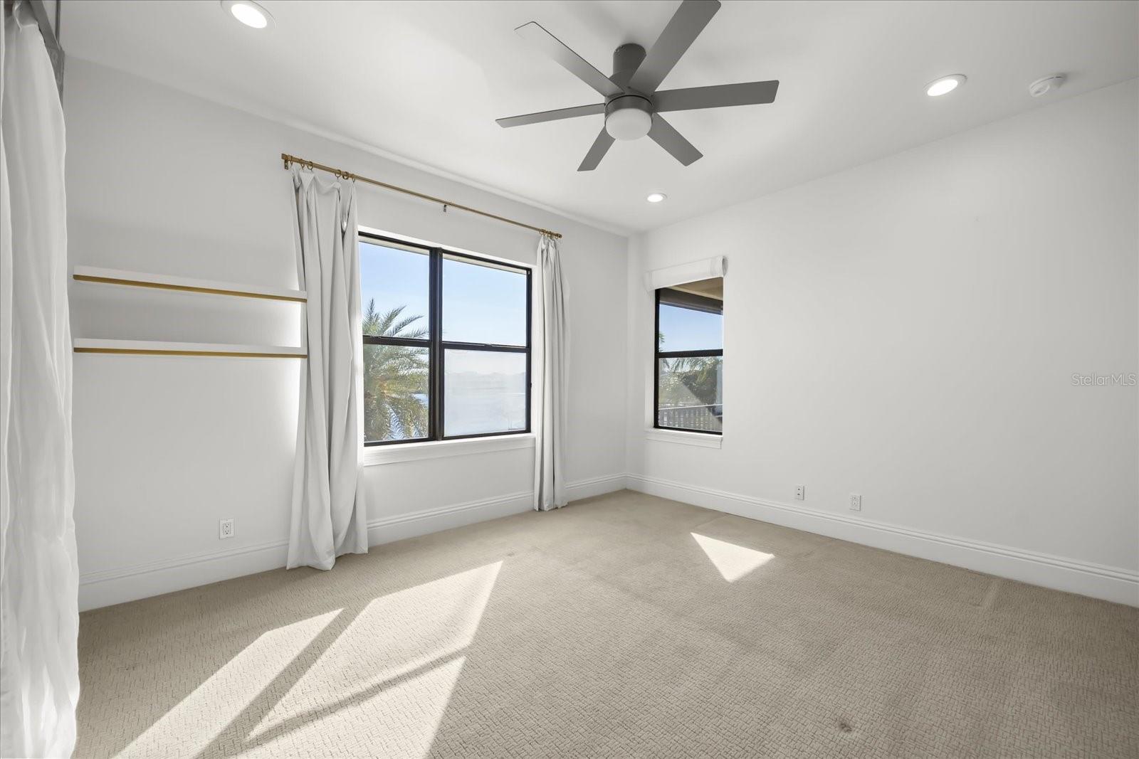 O6378446 Property Photo