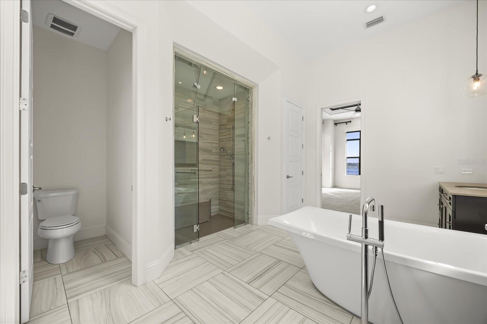 O6378446 Property Photo