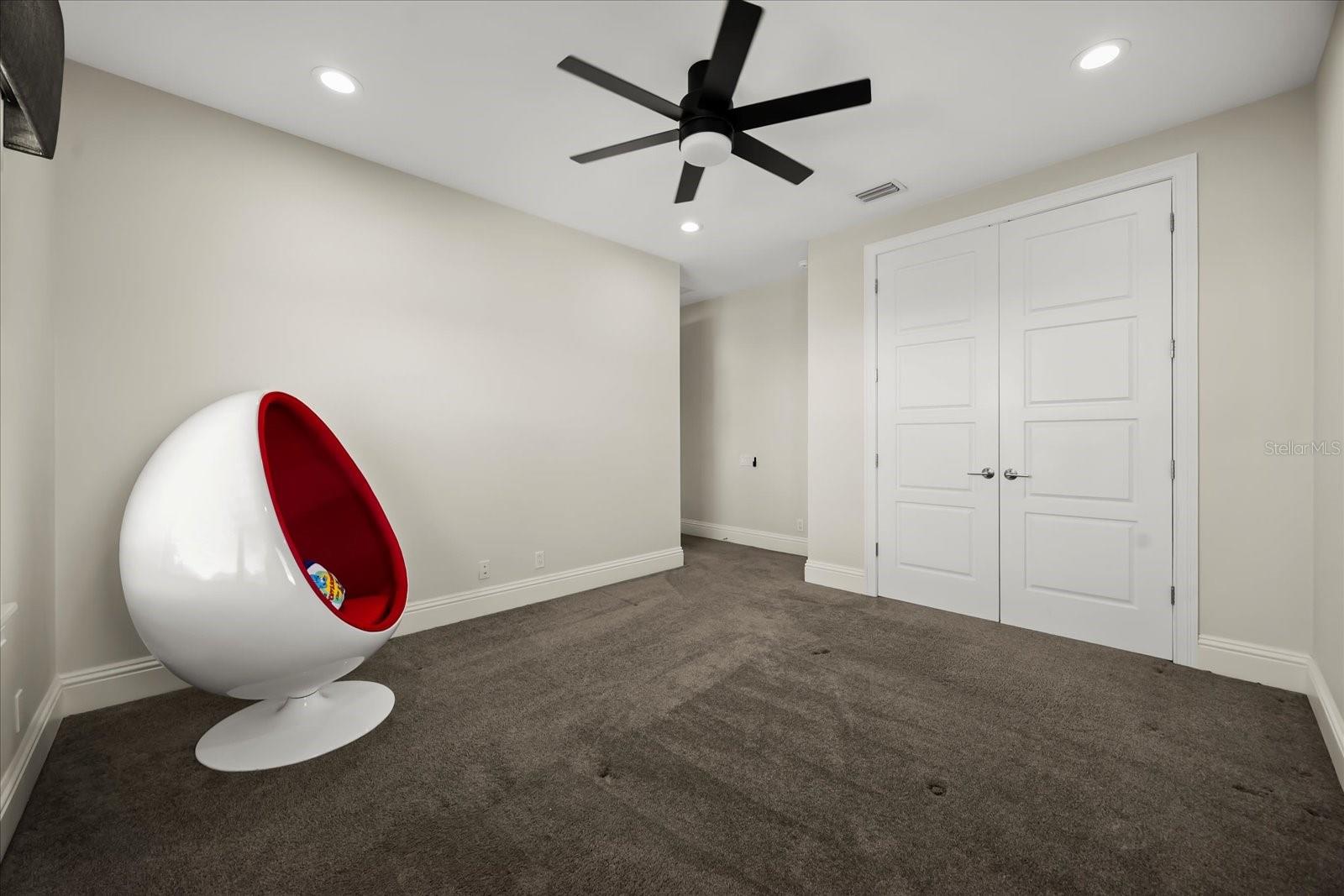 O6378446 Property Photo