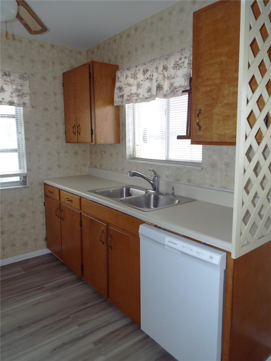 1556 COUNCIL DR, SUN CITY CENTER, FL, 33573