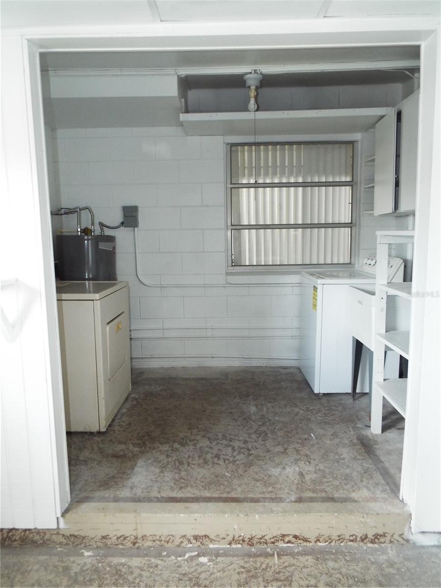 1556 COUNCIL DR, SUN CITY CENTER, FL, 33573