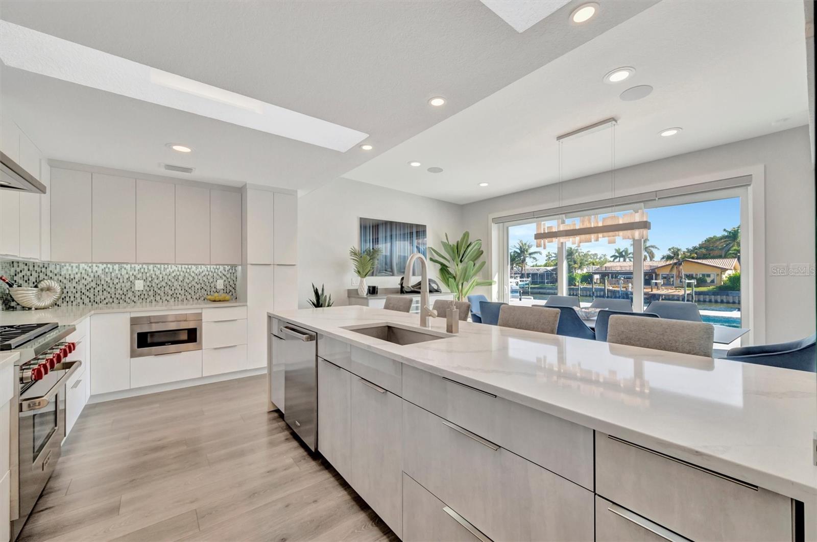 1901 KANSAS AVE NE, ST PETERSBURG, FL, 33703