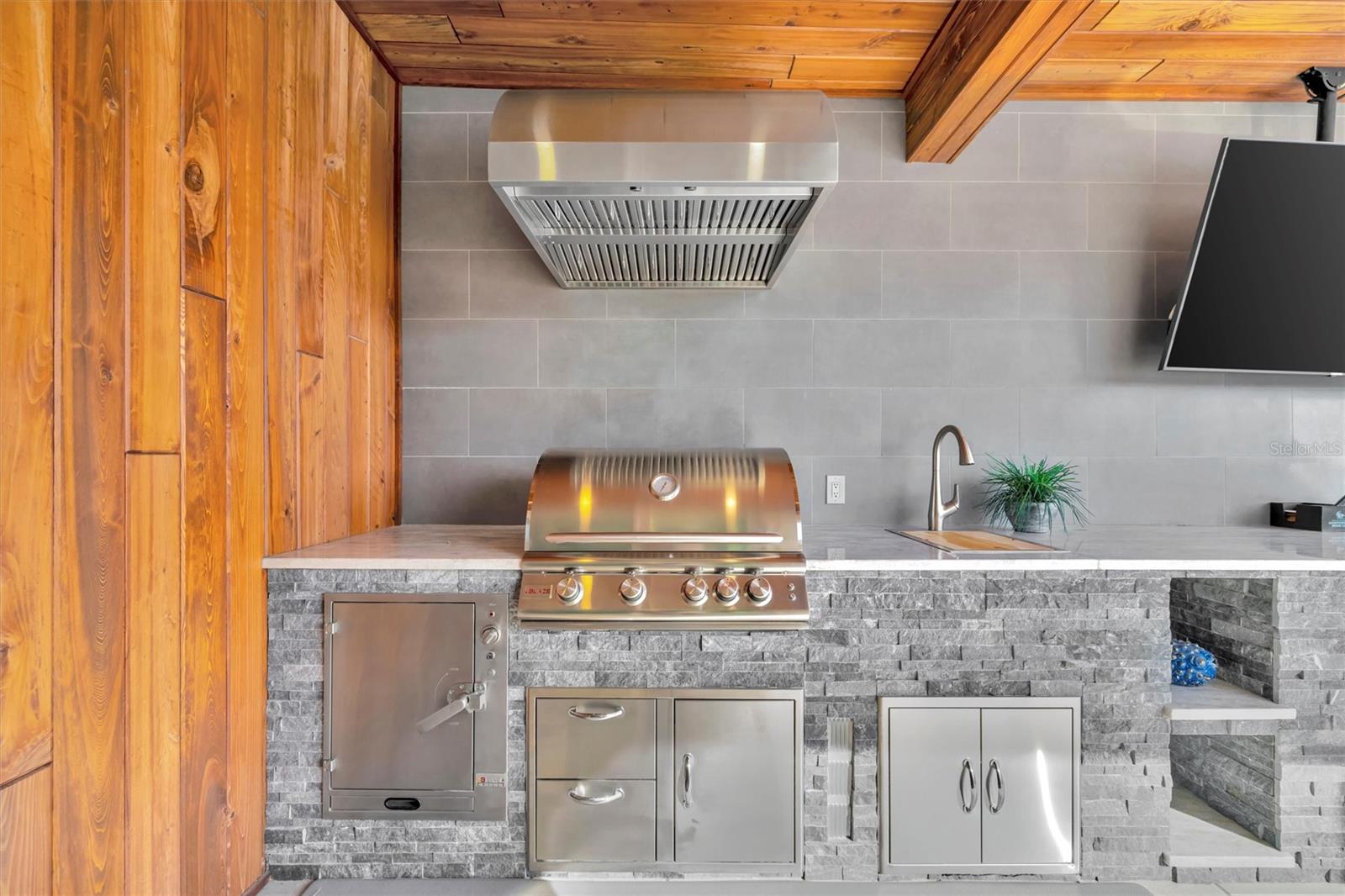 1901 KANSAS AVE NE, ST PETERSBURG, FL, 33703