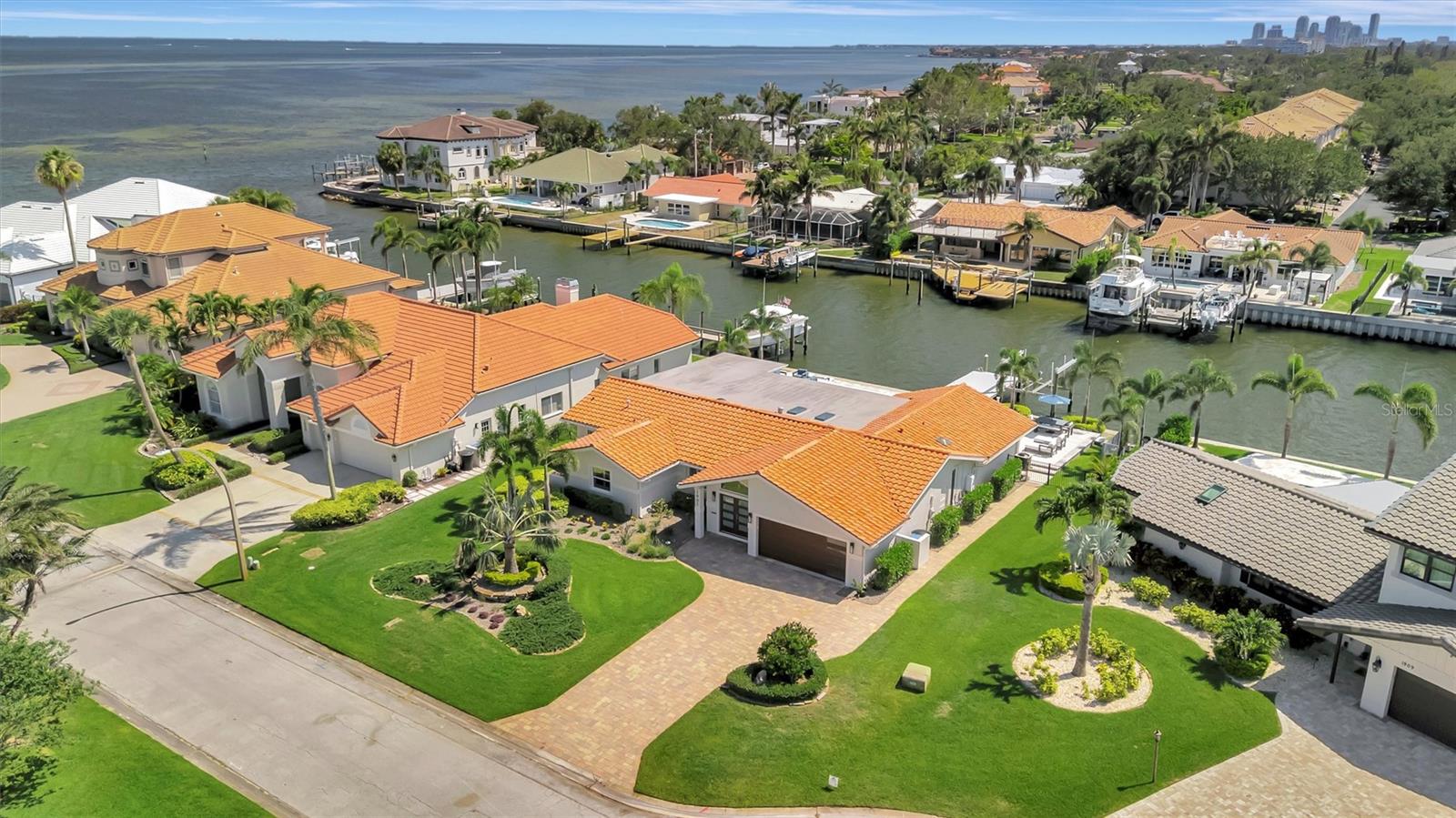 1901 KANSAS AVE NE, ST PETERSBURG, FL, 33703