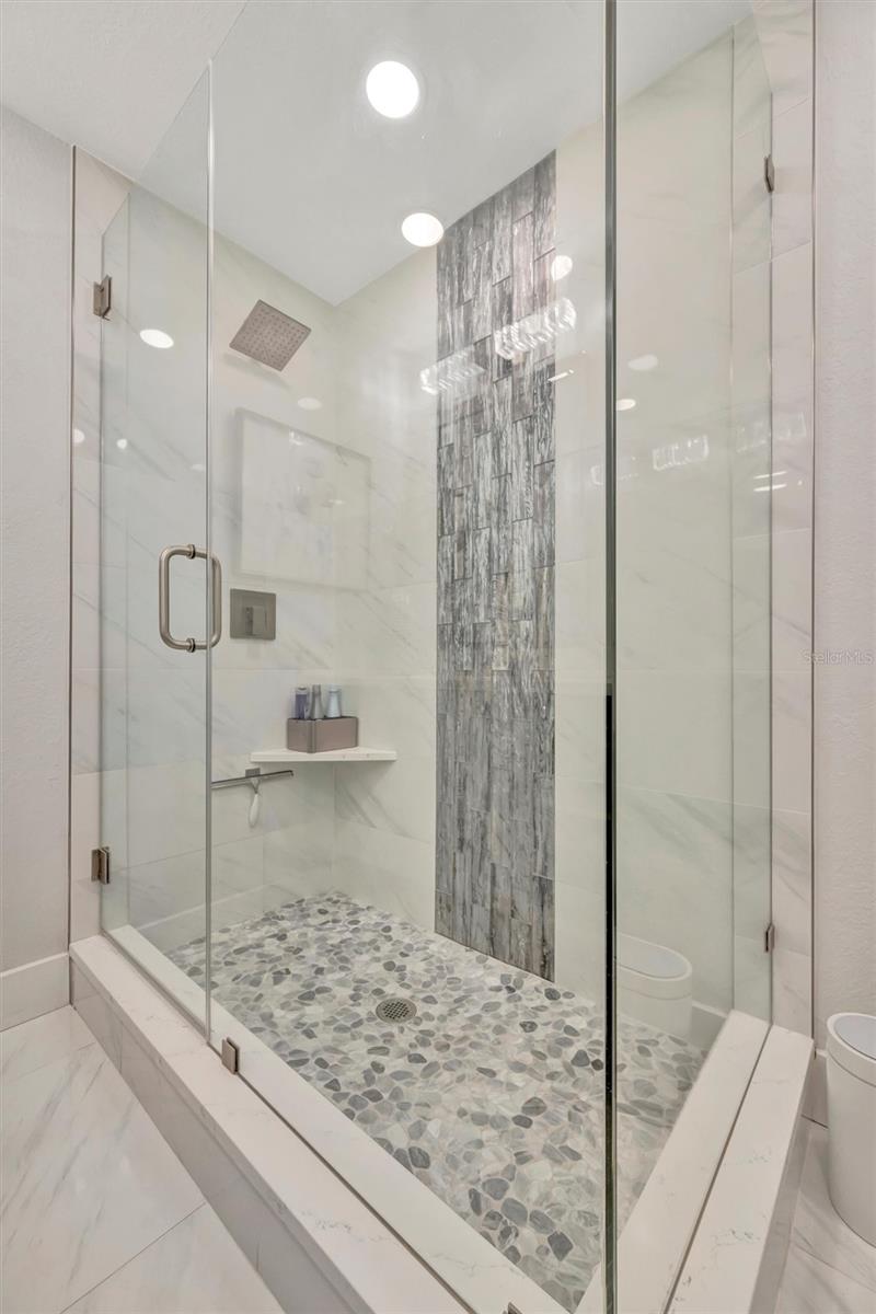 1901 KANSAS AVE NE, ST PETERSBURG, FL, 33703