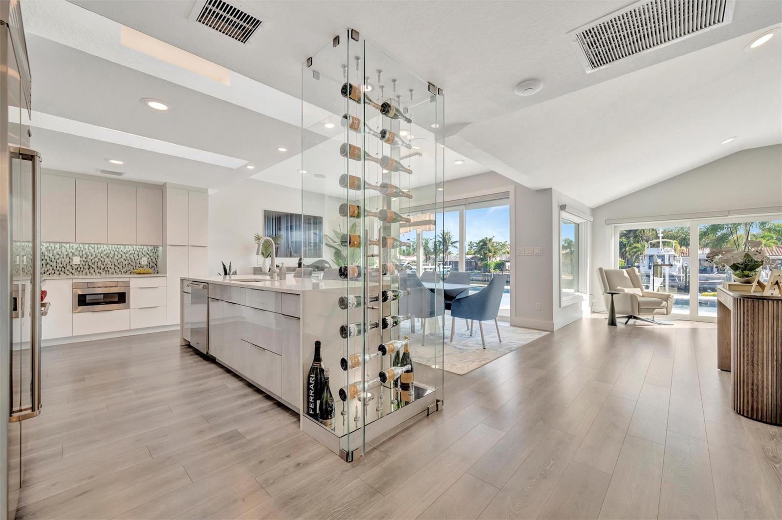 1901 KANSAS AVE NE, ST PETERSBURG, FL, 33703