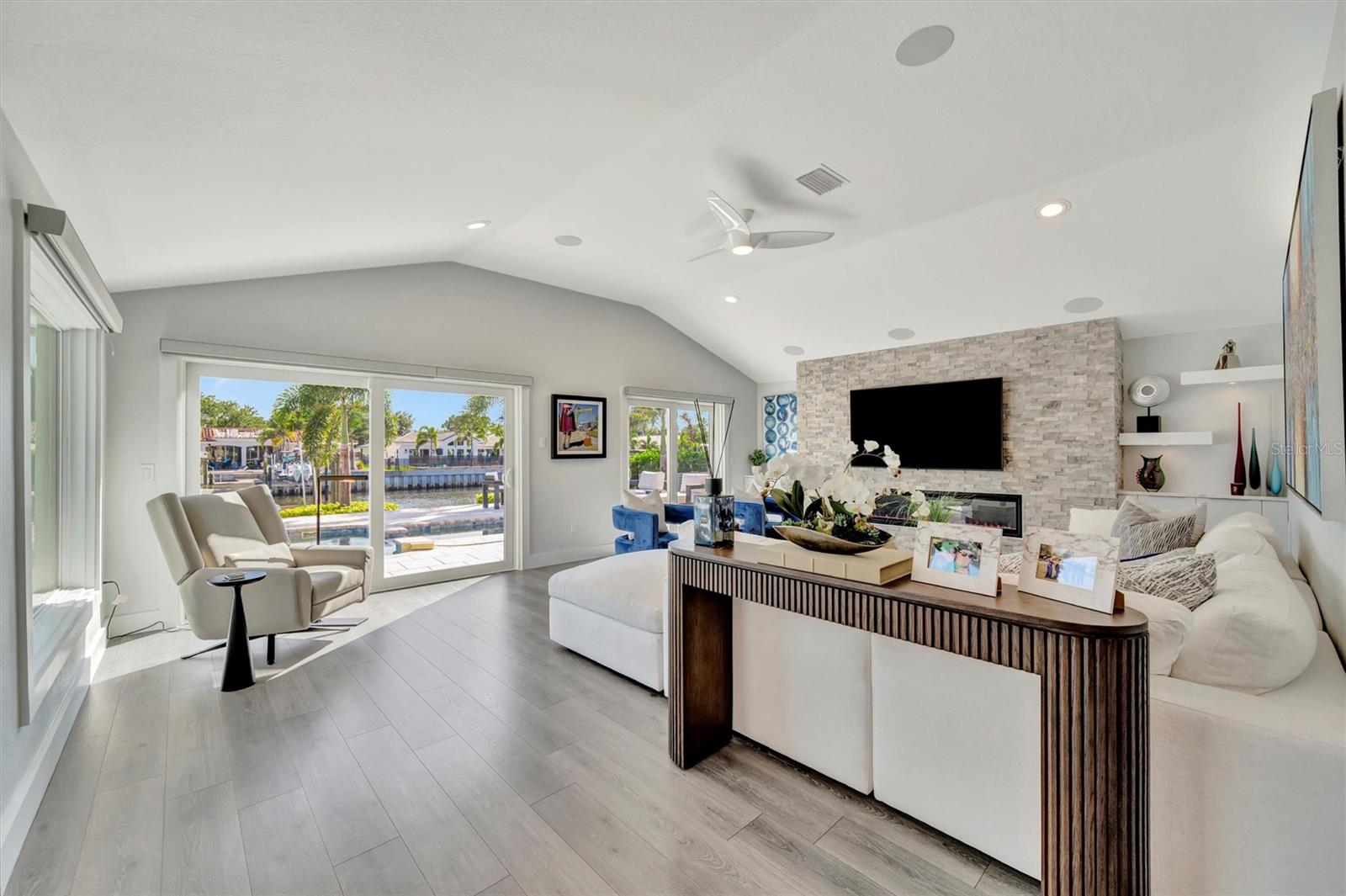 1901 KANSAS AVE NE, ST PETERSBURG, FL, 33703