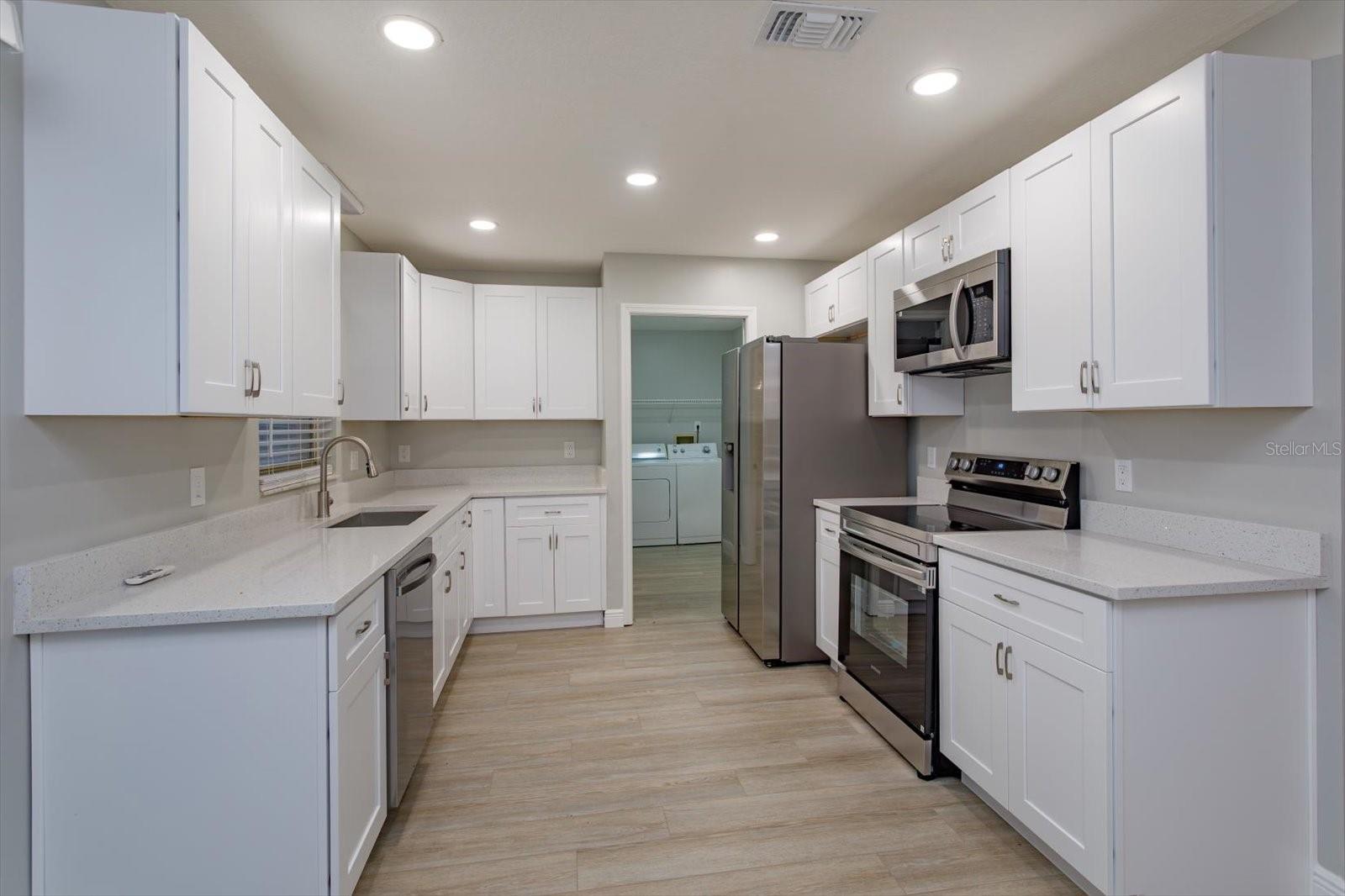 54-56 BOUGAINVILLEA DR, DEBARY, FL, 32713