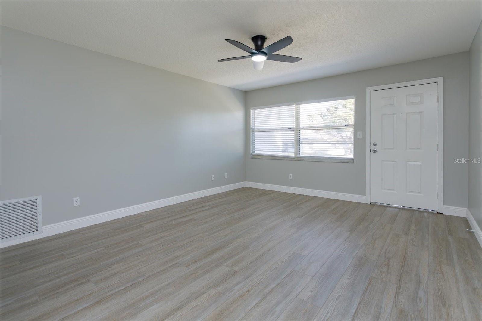 54-56 BOUGAINVILLEA DR, DEBARY, FL, 32713