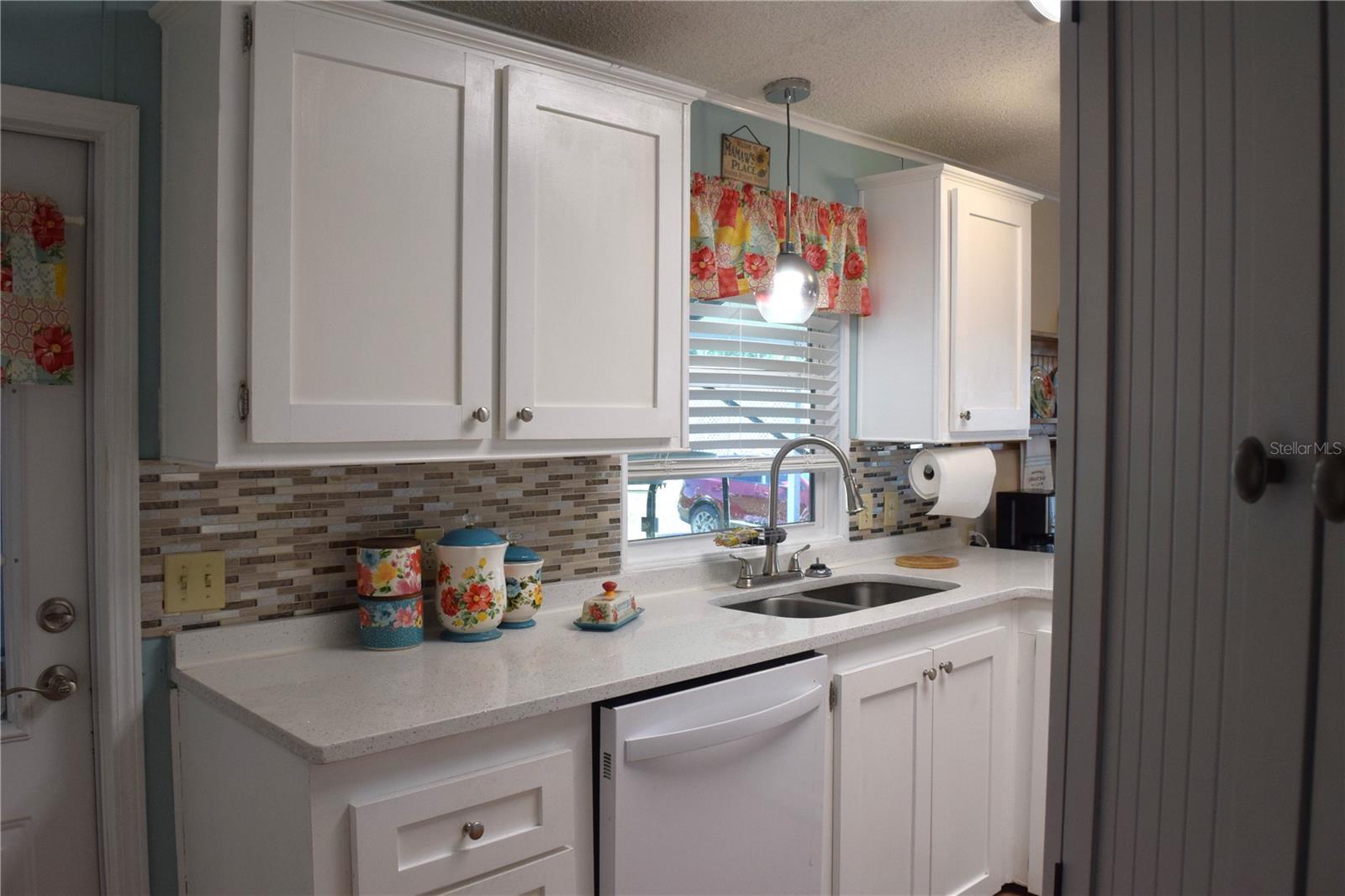 37530 POCO AVE, ZEPHYRHILLS, FL, 33541