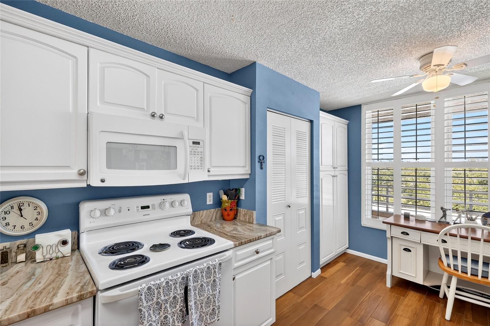 3750 PINEBROOK CIR #403, BRADENTON, FL, 34209