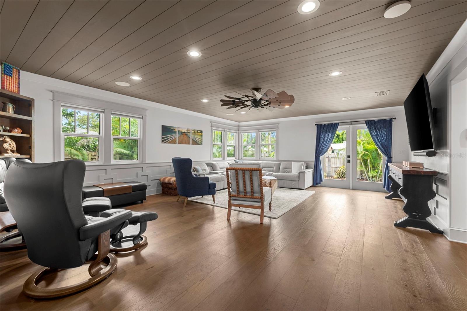 2420 14TH ST N, ST PETERSBURG, FL, 33704