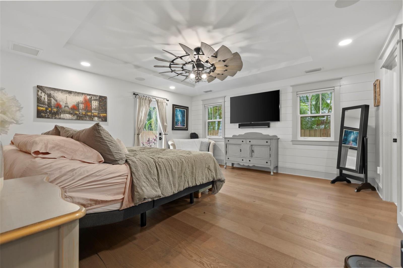 2420 14TH ST N, ST PETERSBURG, FL, 33704