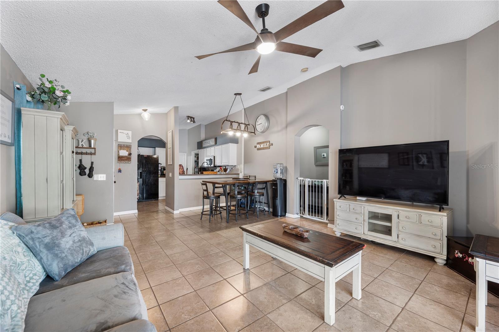 4504 COUNTRY HILLS BLVD, PLANT CITY, FL, 33563