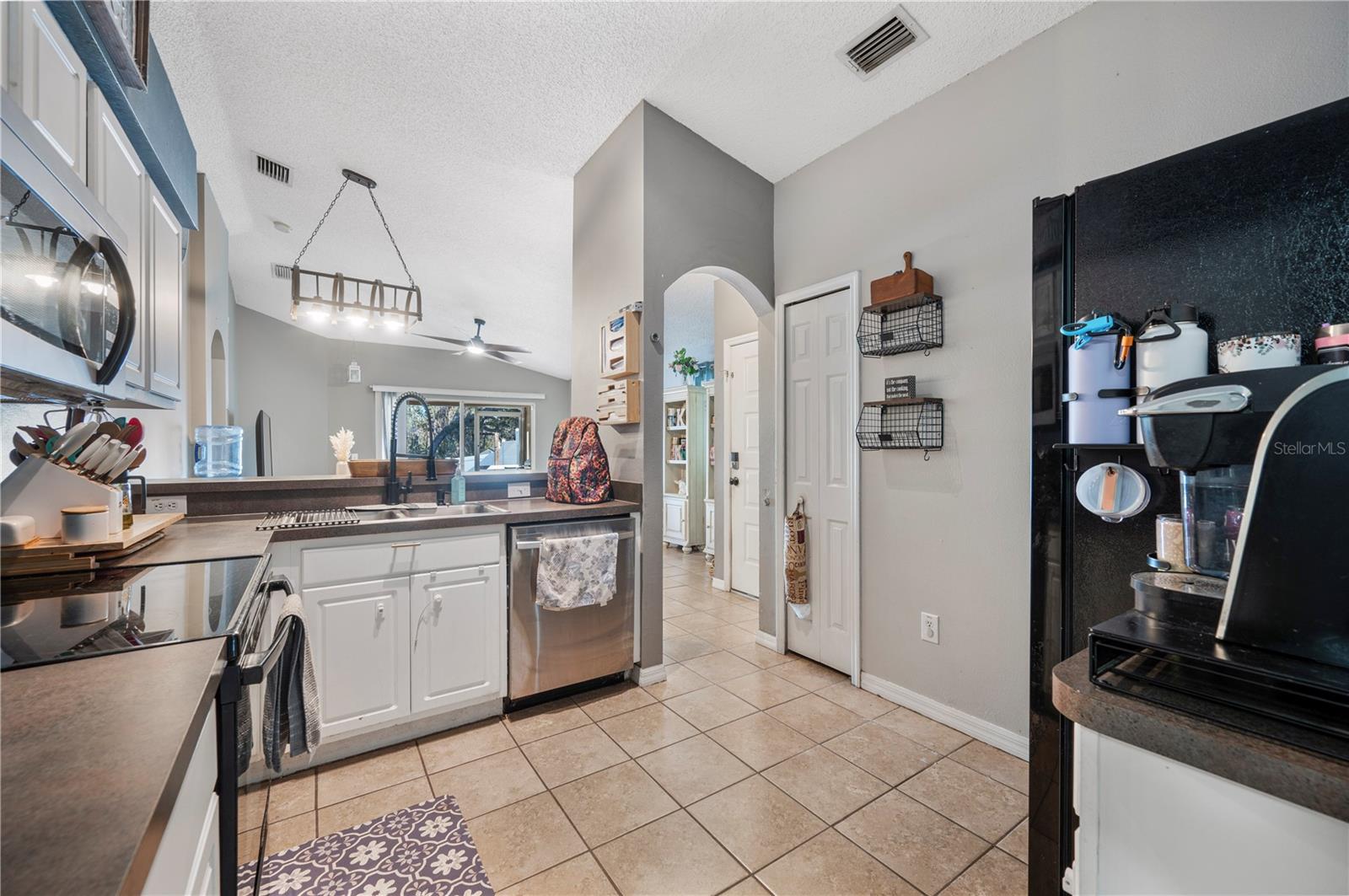 4504 COUNTRY HILLS BLVD, PLANT CITY, FL, 33563