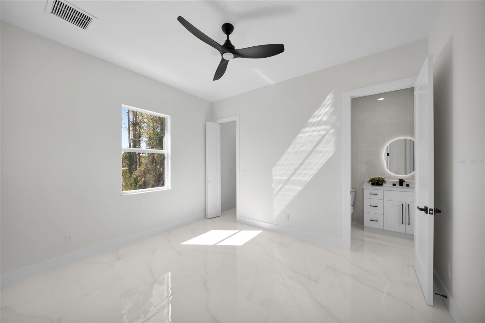 27376 NOTRE DAME BLVD, PUNTA GORDA, FL, 33955