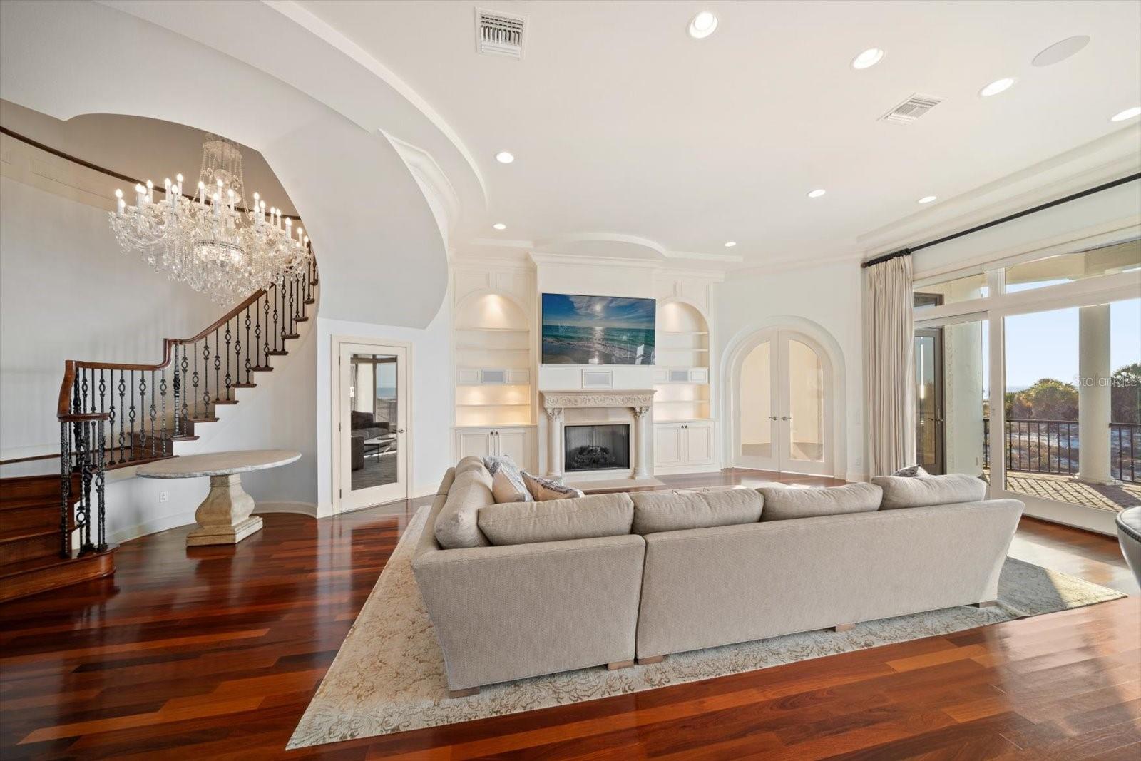 1040 ELDORADO AVE, CLEARWATER BEACH, FL, 33767