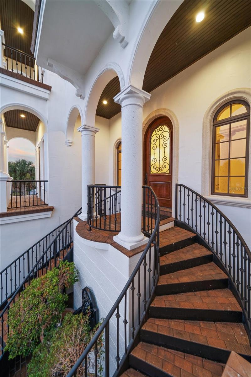 1040 ELDORADO AVE, CLEARWATER BEACH, FL, 33767