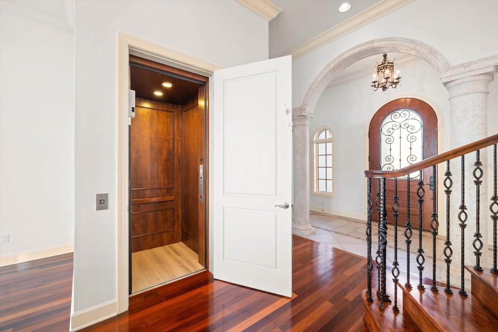 1040 ELDORADO AVE, CLEARWATER BEACH, FL, 33767