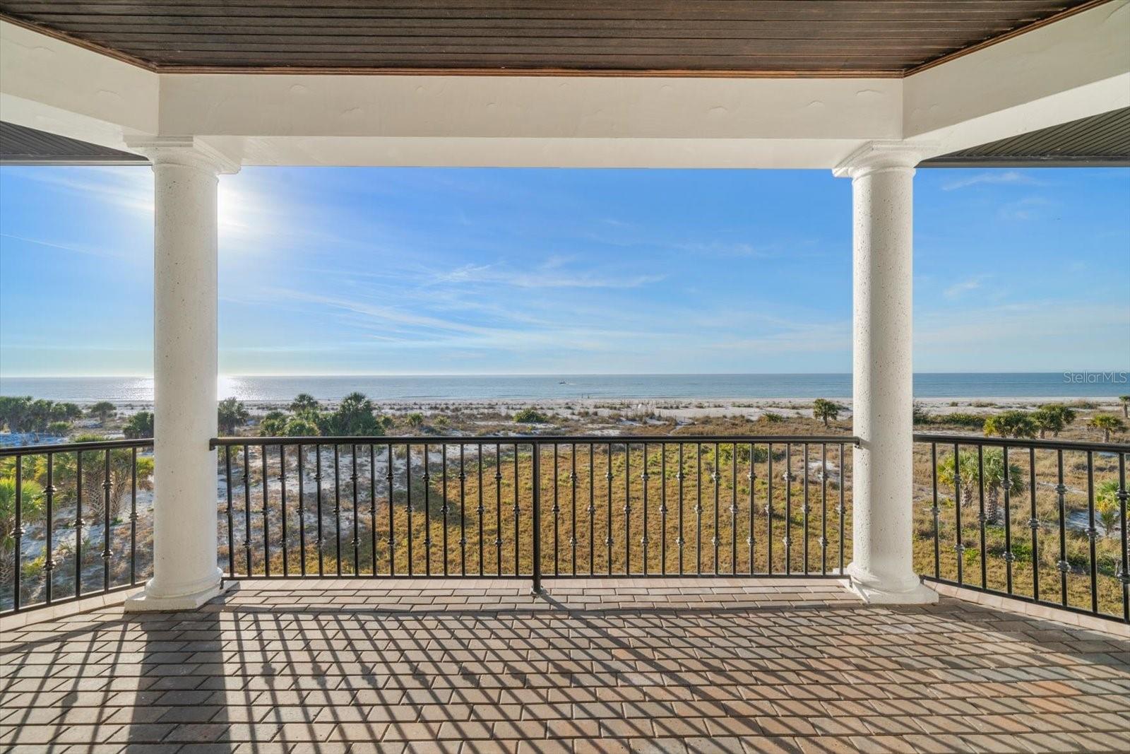 1040 ELDORADO AVE, CLEARWATER BEACH, FL, 33767