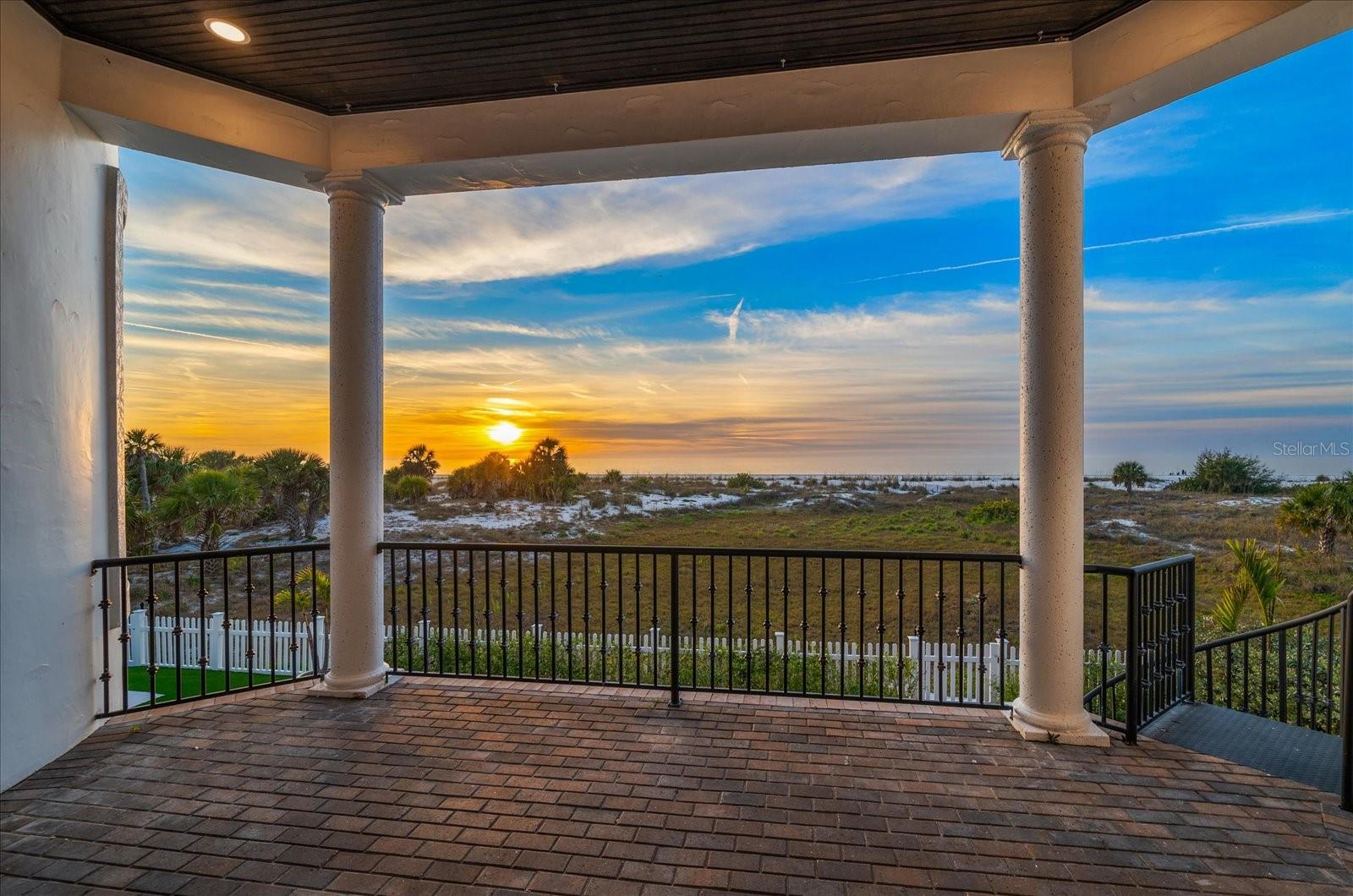 1040 ELDORADO AVE, CLEARWATER BEACH, FL, 33767