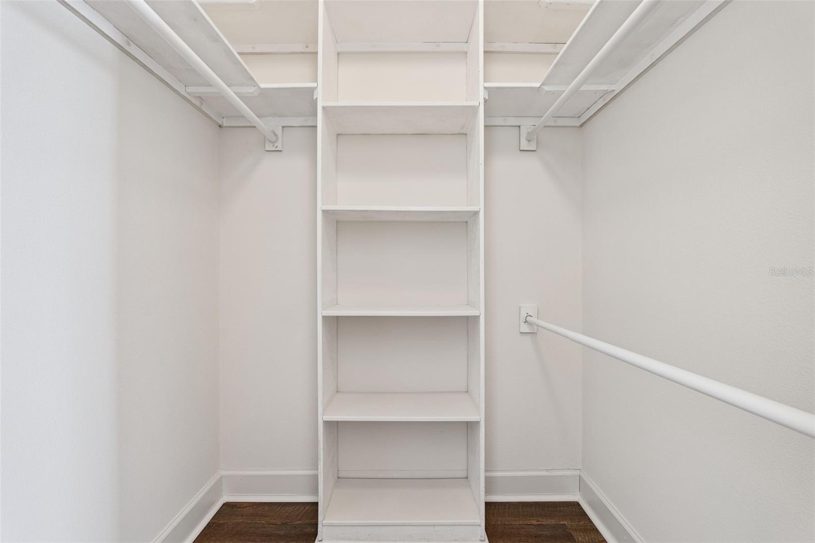 102 AVENHAM DRIVE, DELAND, FL, 32724