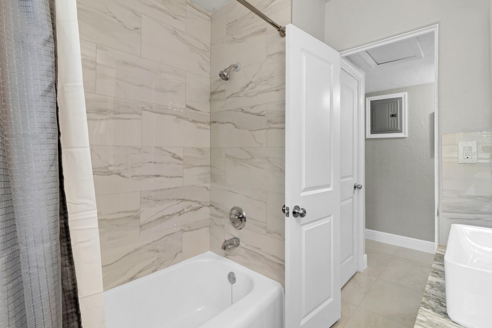 5838 SAGE DR, ORLANDO, FL, 32807