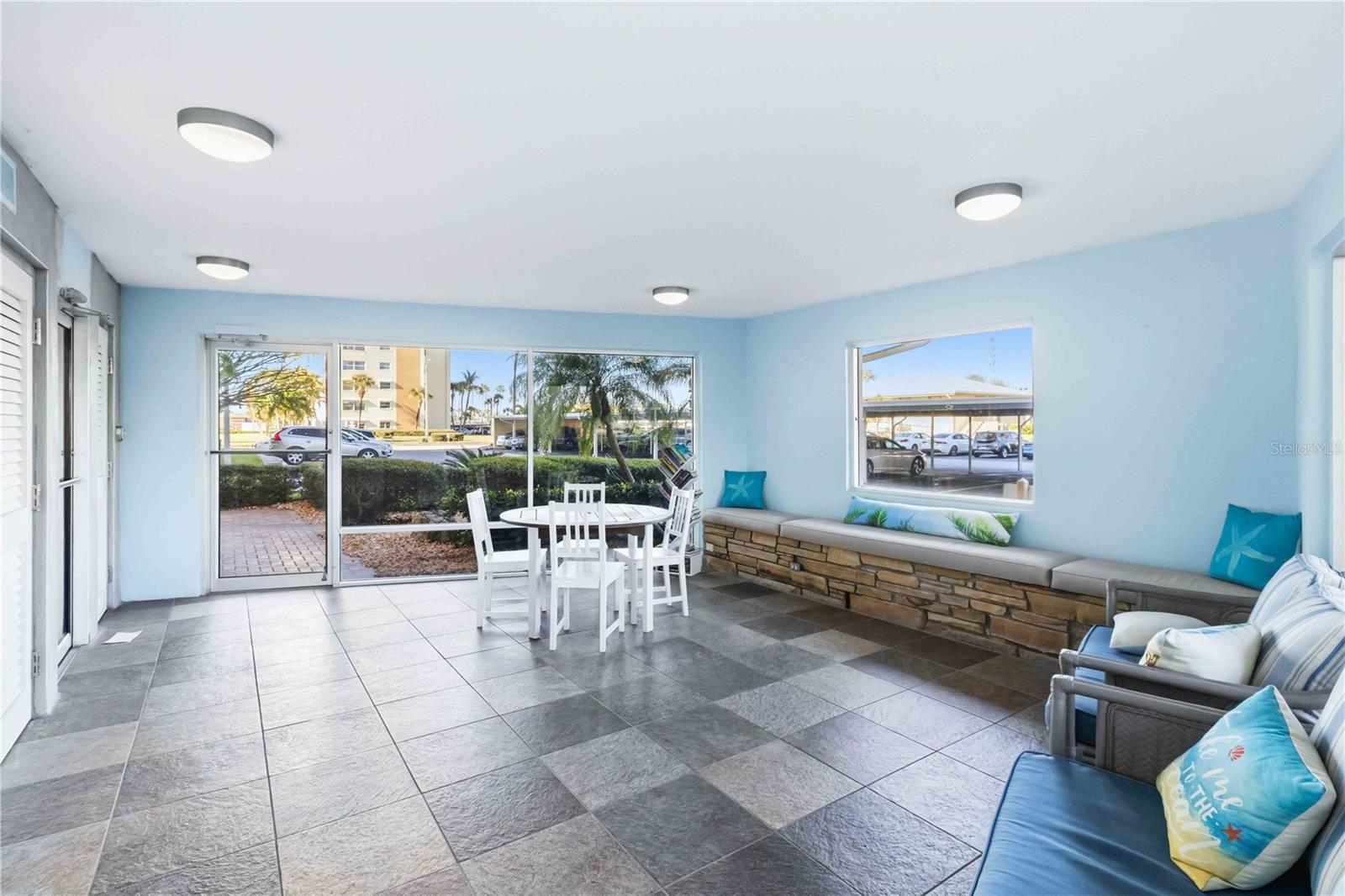 4550 COVE CIR #303, ST PETERSBURG, FL, 33708