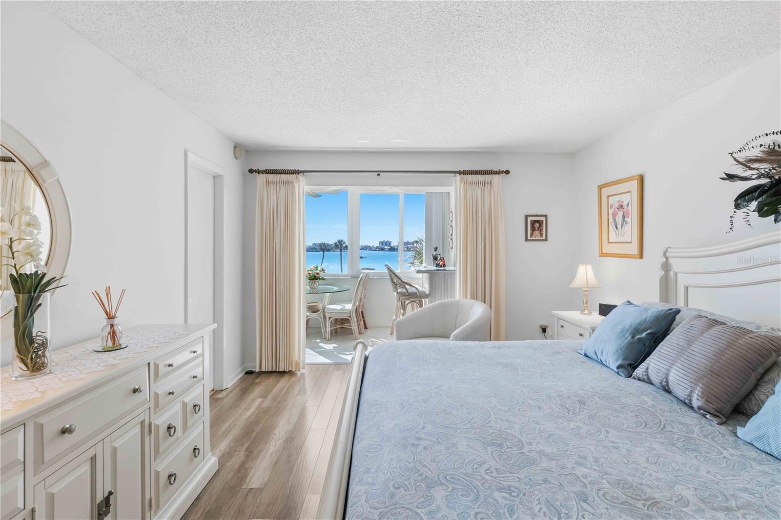 4550 COVE CIR #303, ST PETERSBURG, FL, 33708